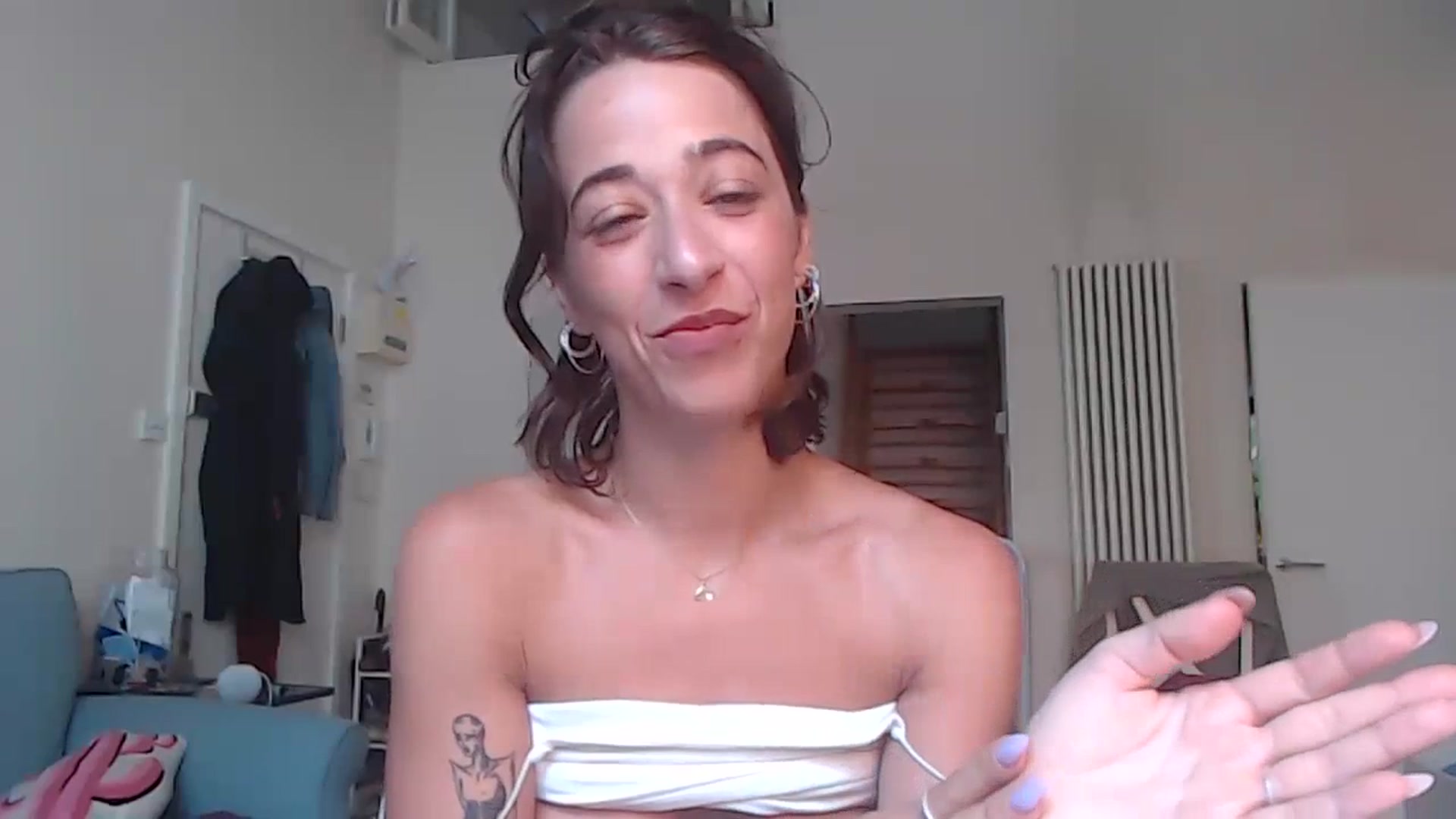 Gallery image thumbnail from KlaraDelgado's myfreecams stream on, 09/10/2023, 15:09 image 15 of 20