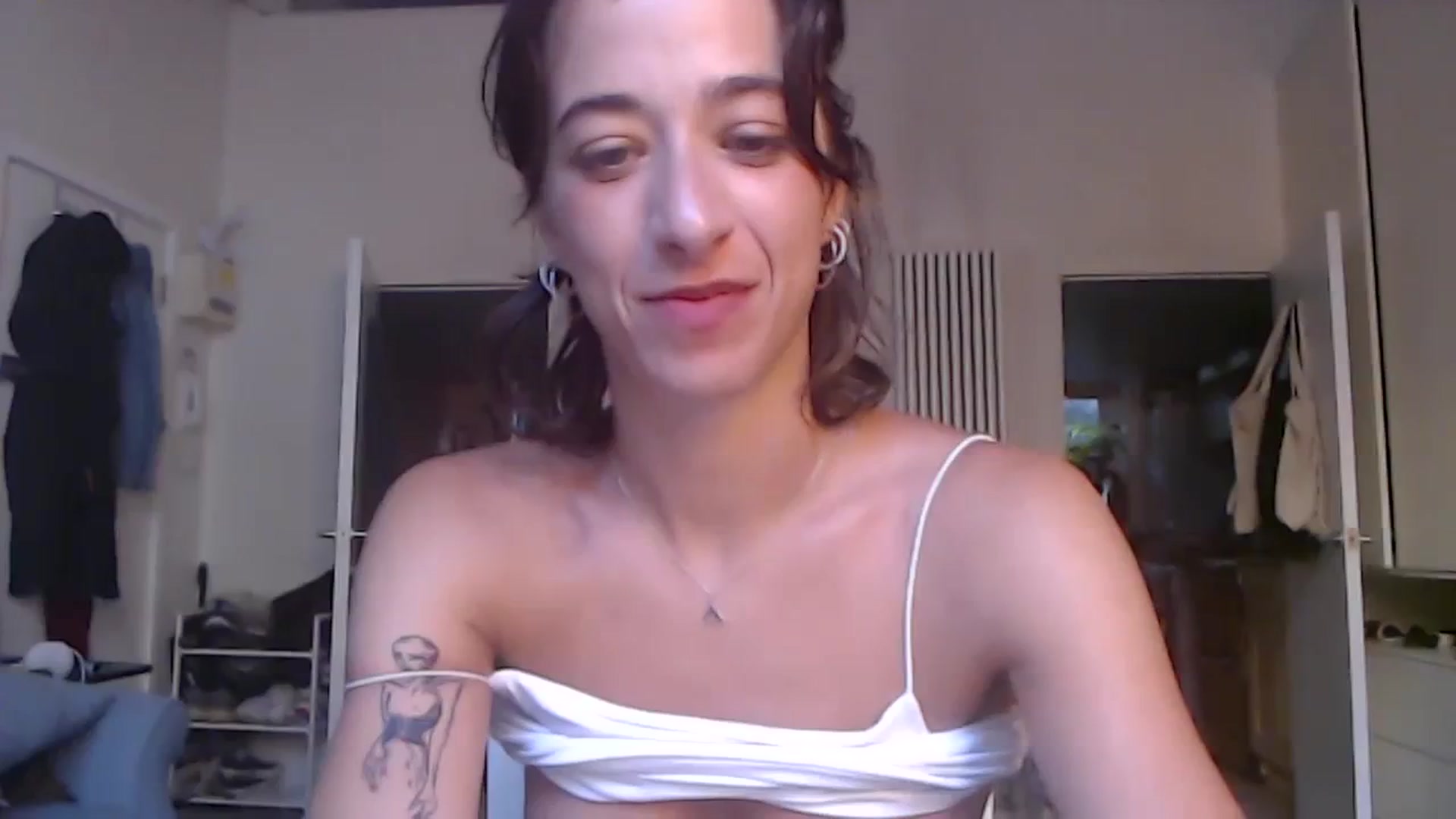 Gallery image thumbnail from KlaraDelgado's myfreecams stream on, 09/10/2023, 18:07 image 15 of 20