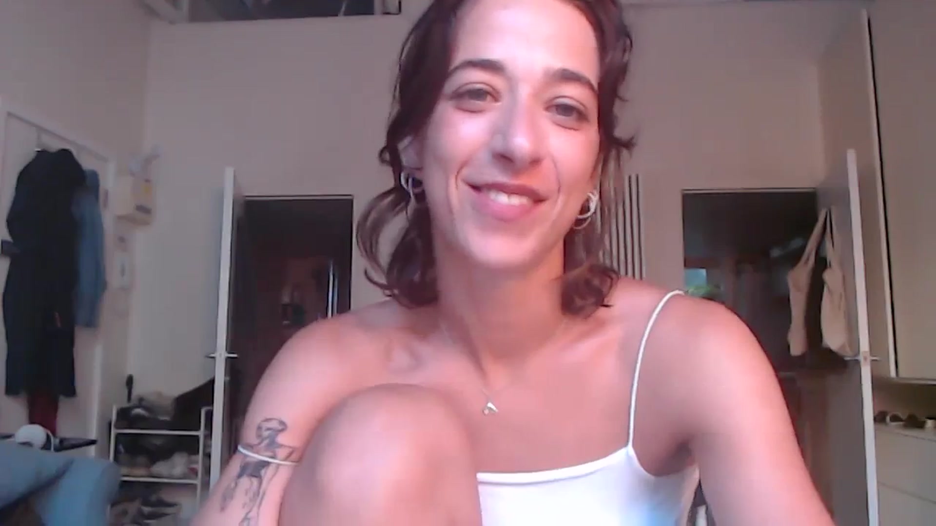 Gallery image thumbnail from KlaraDelgado's myfreecams stream on, 09/10/2023, 18:07 image 13 of 20