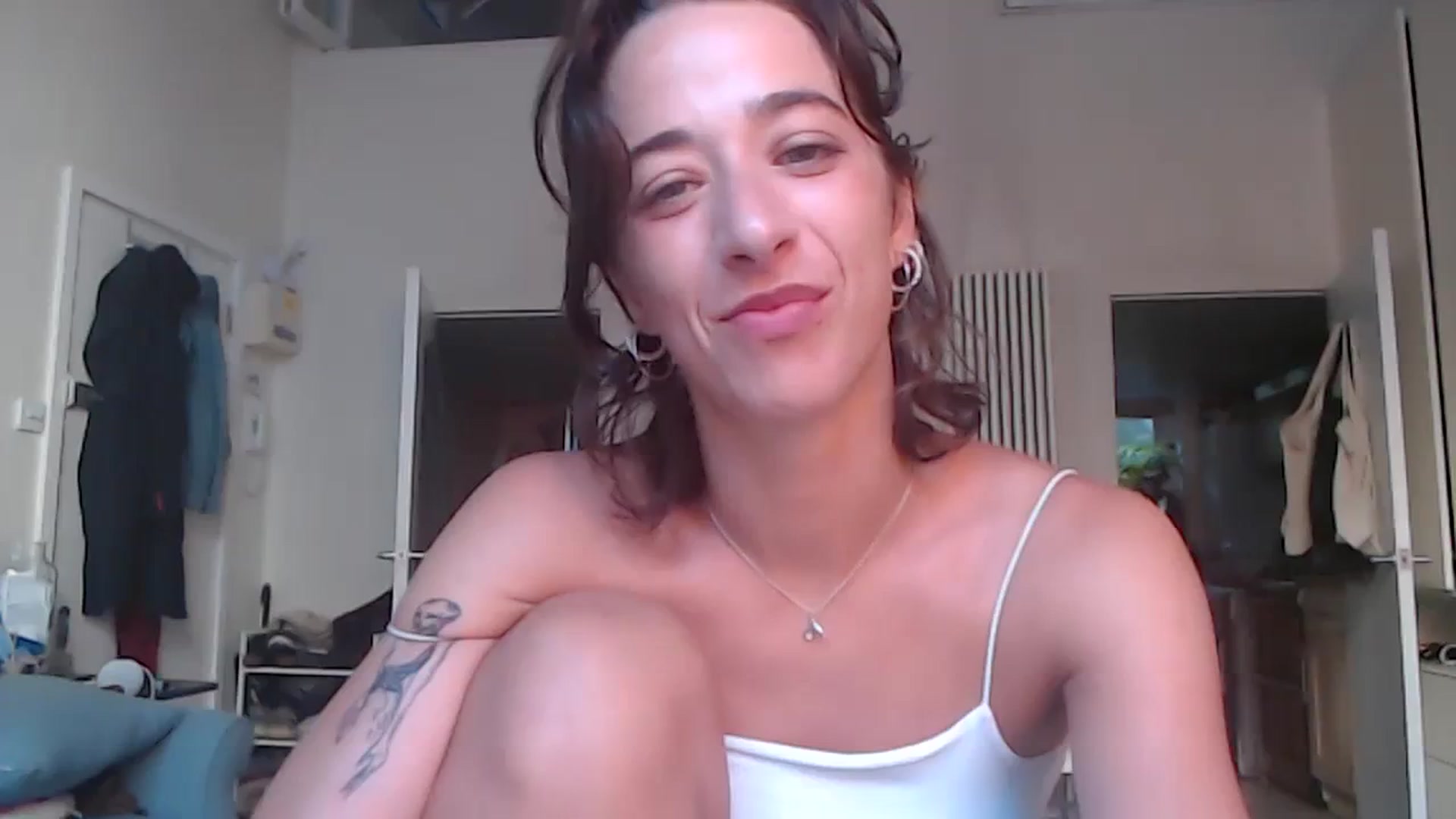 Gallery image thumbnail from KlaraDelgado's myfreecams stream on, 09/10/2023, 18:07 image 1 of 20