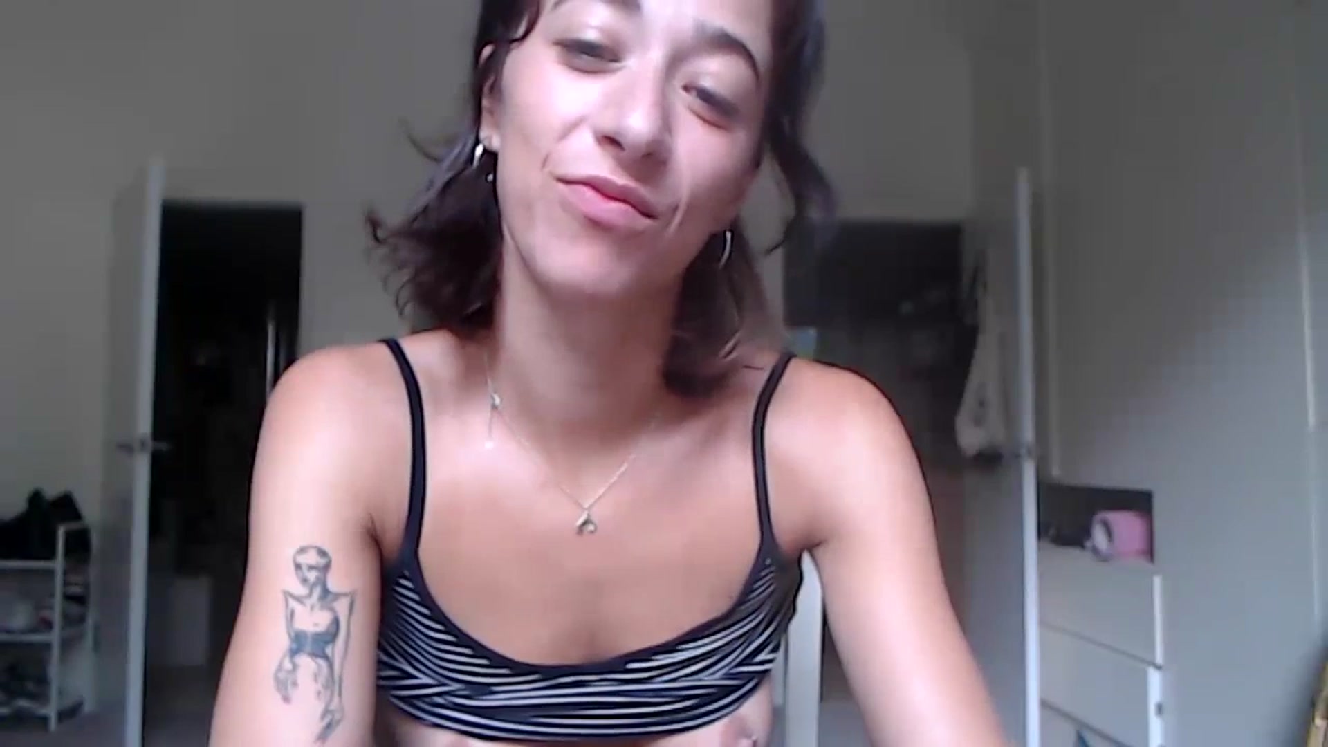 Gallery image thumbnail from KlaraDelgado's myfreecams stream on, 09/15/2023, 08:59 image 5 of 20