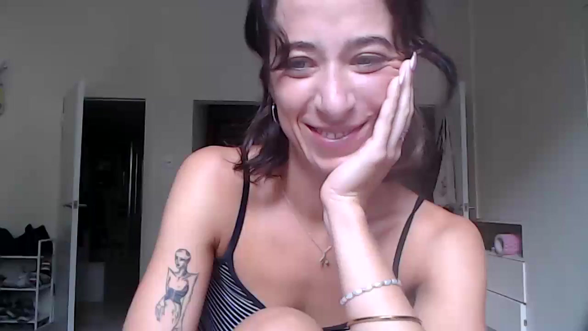 Gallery image thumbnail from KlaraDelgado's myfreecams stream on, 09/15/2023, 08:59 image 1 of 20