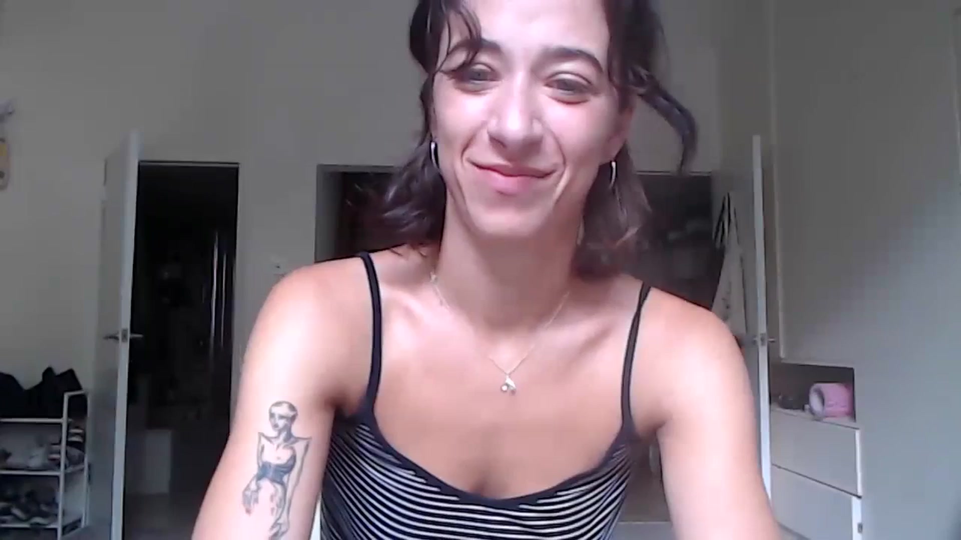Gallery image thumbnail from KlaraDelgado's myfreecams stream on, 09/15/2023, 08:59 image 2 of 20