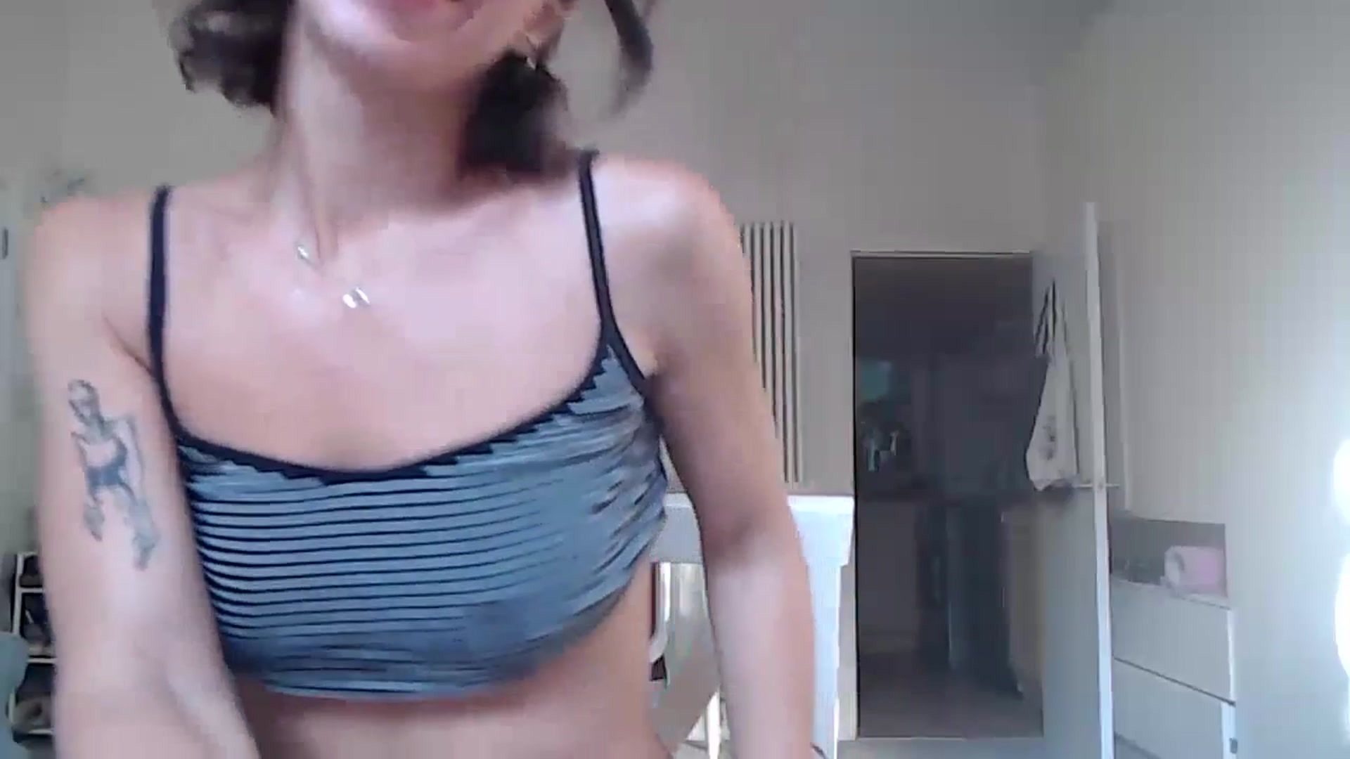 Gallery image thumbnail from KlaraDelgado's myfreecams stream on, 09/15/2023, 08:59 image 12 of 20
