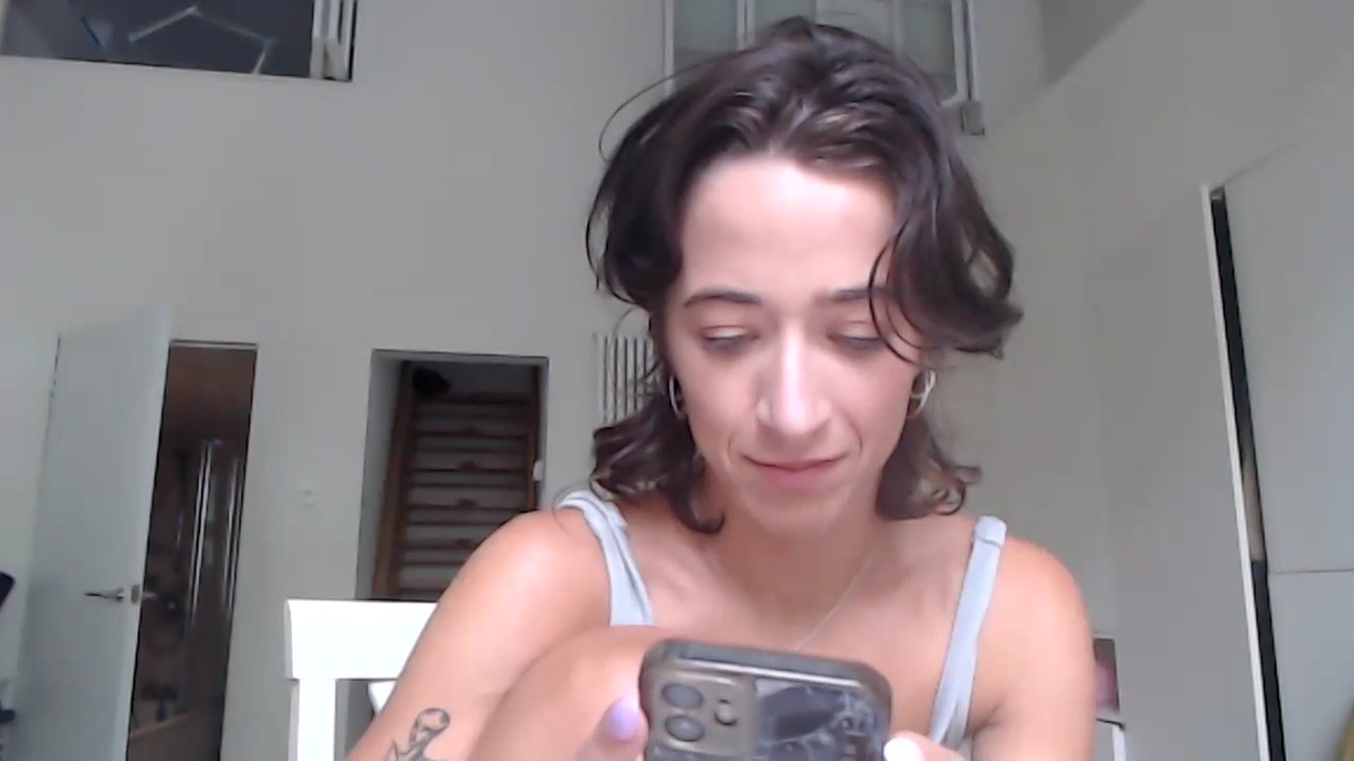 Gallery image thumbnail from KlaraDelgado's myfreecams stream on, 09/18/2023, 11:55 image 4 of 20