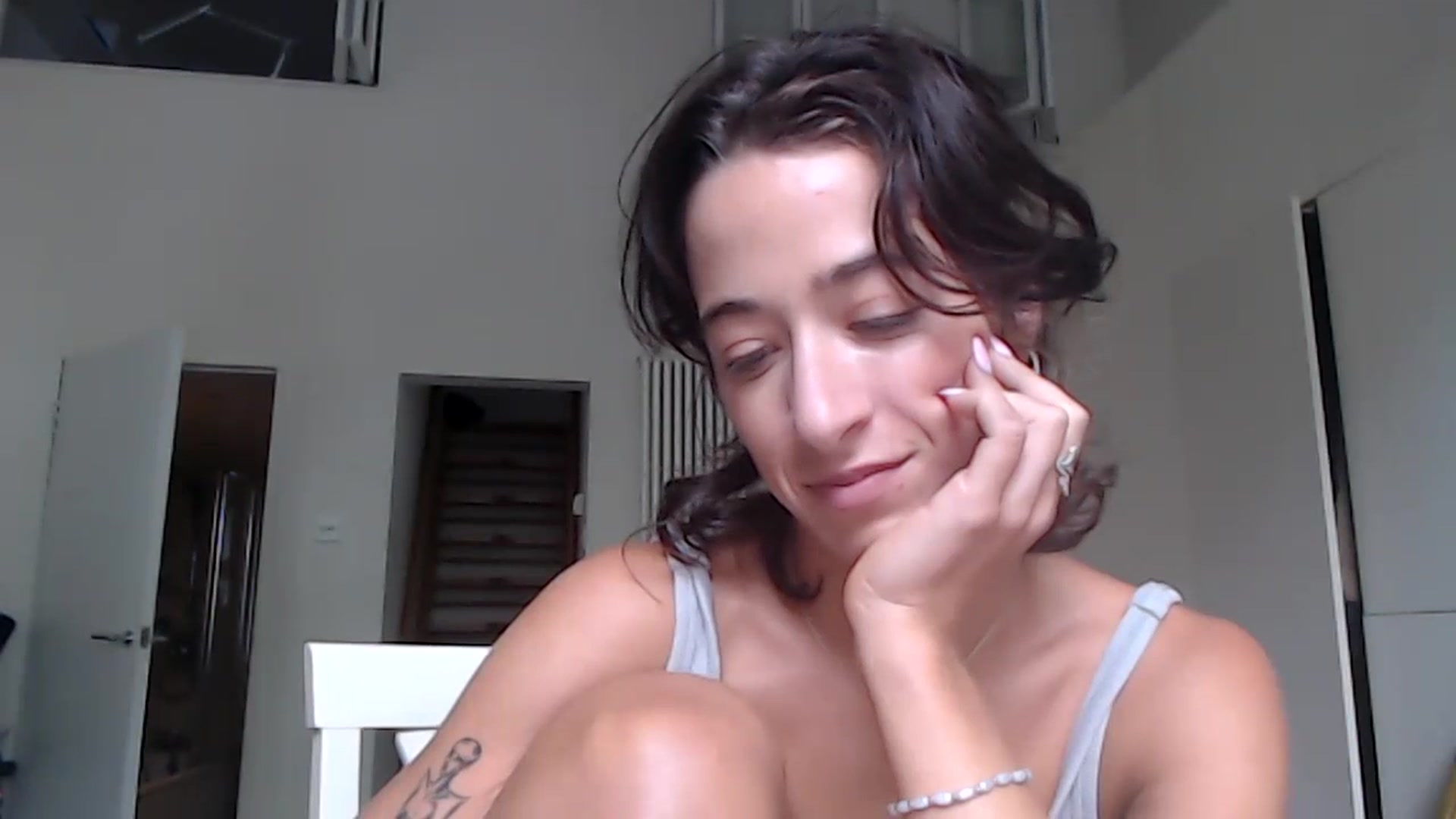 Gallery image thumbnail from KlaraDelgado's myfreecams stream on, 09/18/2023, 11:55 image 3 of 20