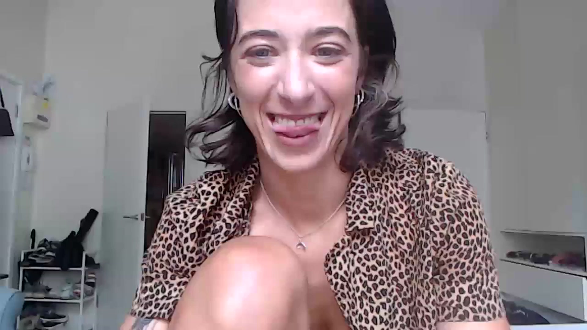 Gallery image thumbnail from KlaraDelgado's myfreecams stream on, 09/18/2023, 13:13 image 15 of 20