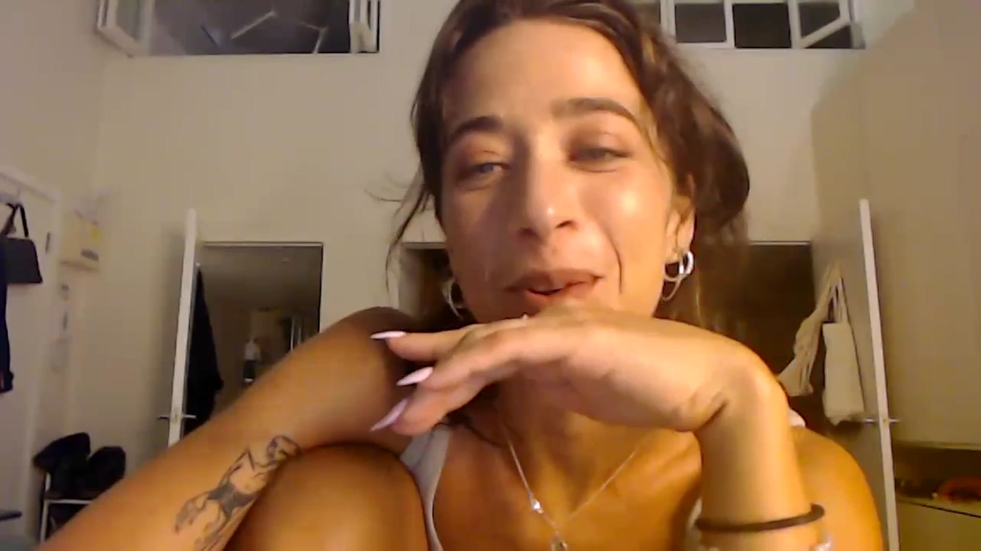 Gallery image thumbnail from KlaraDelgado's myfreecams stream on, 09/18/2023, 20:26 image 1 of 20