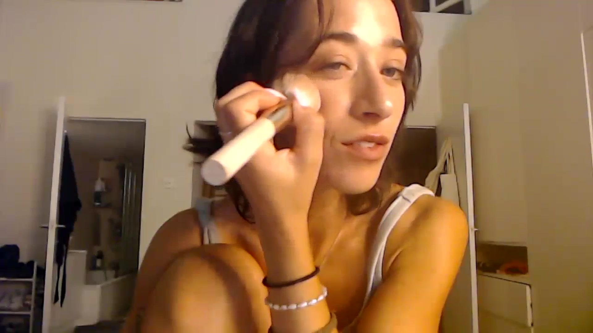 Gallery image thumbnail from KlaraDelgado's myfreecams stream on, 09/18/2023, 21:15 image 11 of 20