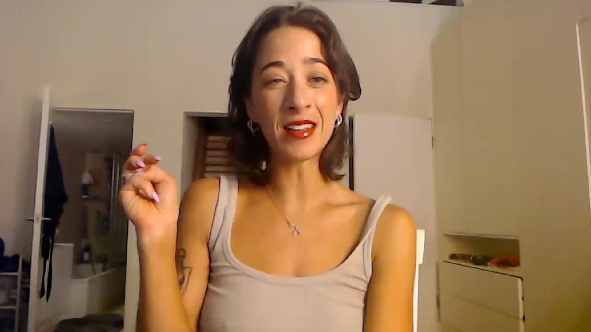 Gallery image thumbnail from KlaraDelgado's myfreecams stream on, 09/18/2023, 22:04 image 16 of 20