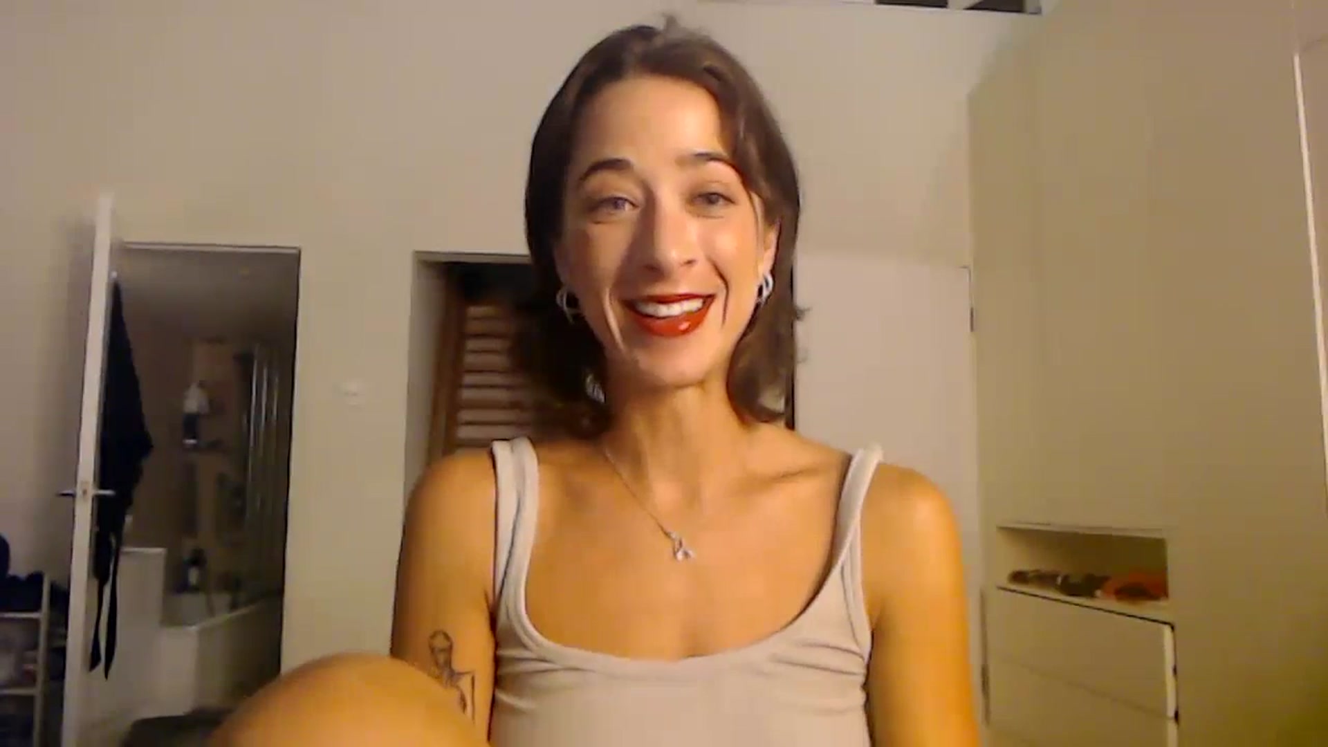 Gallery image thumbnail from KlaraDelgado's myfreecams stream on, 09/18/2023, 22:04 image 17 of 20