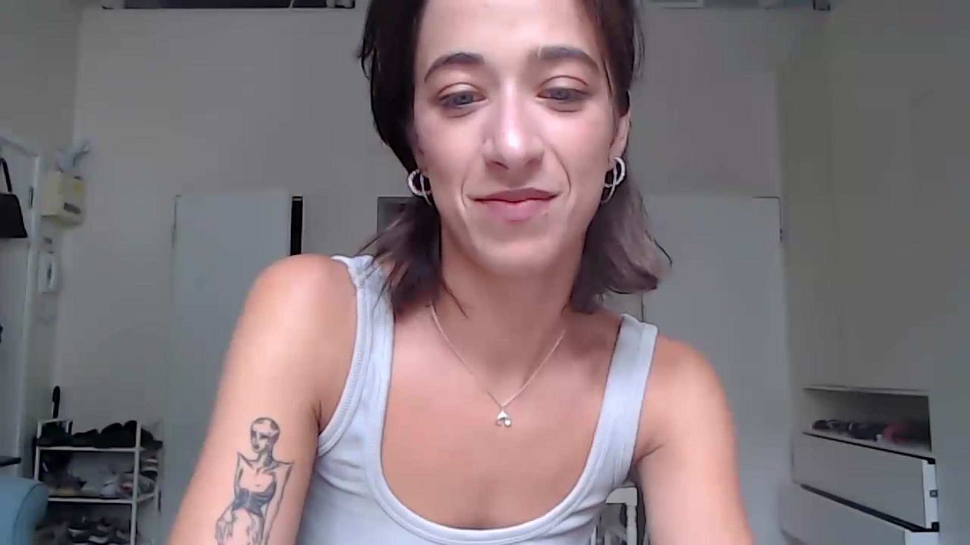 Gallery image thumbnail from KlaraDelgado's myfreecams stream on, 09/19/2023, 12:17 image 16 of 20