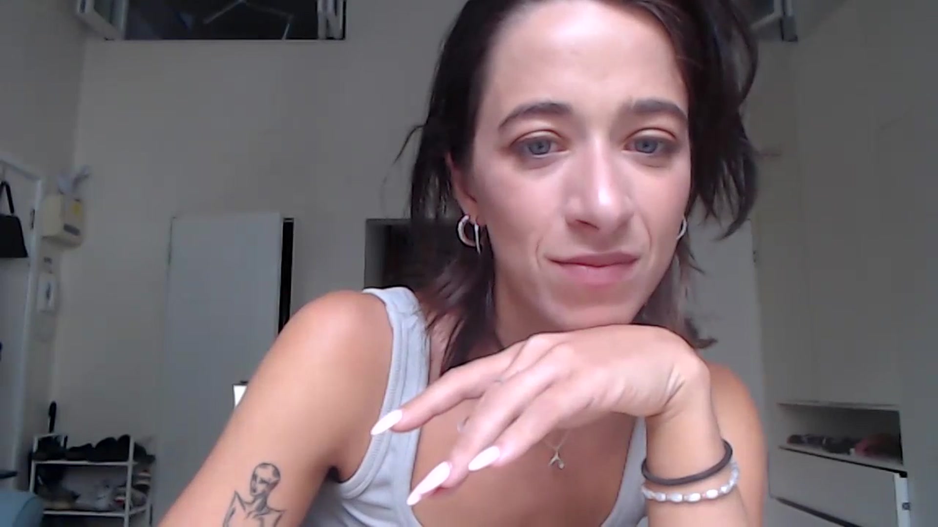 Gallery image thumbnail from KlaraDelgado's myfreecams stream on, 09/19/2023, 12:17 image 11 of 20