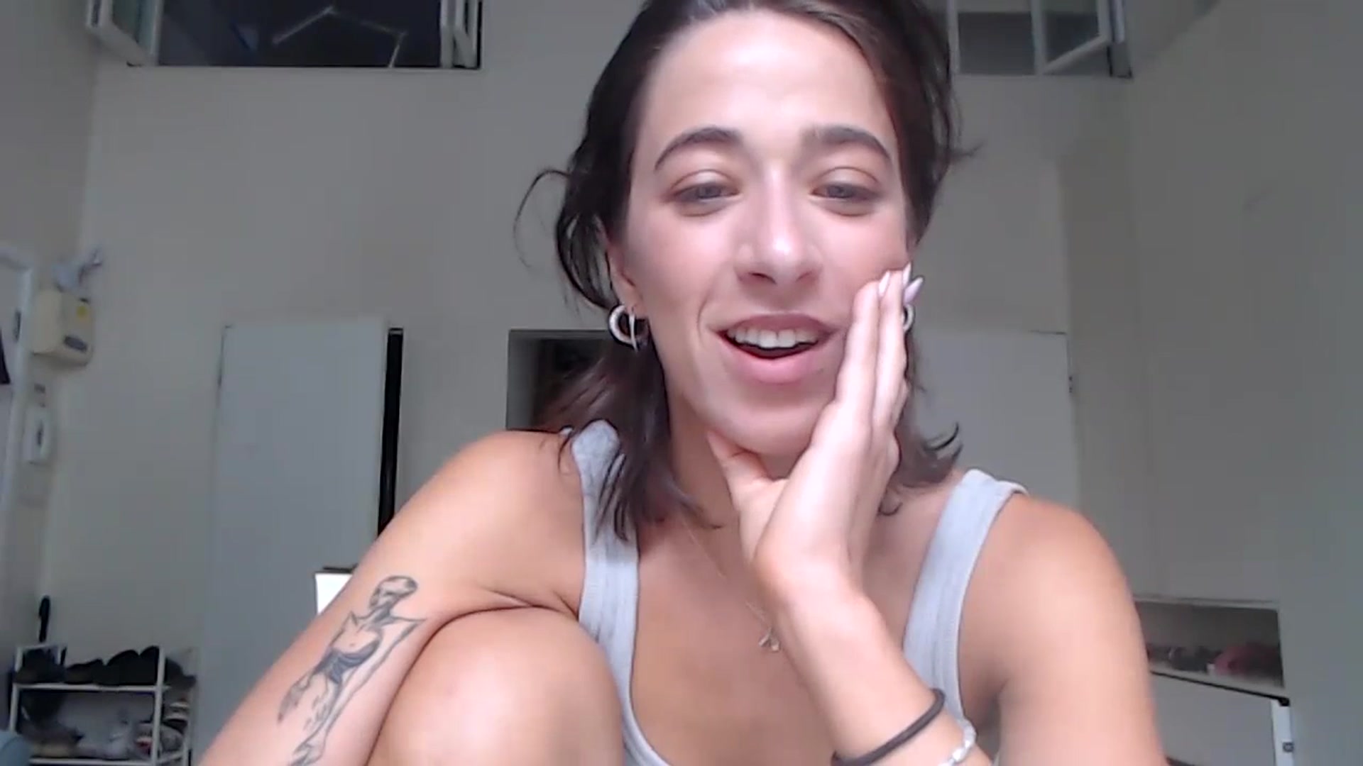 Gallery image thumbnail from KlaraDelgado's myfreecams stream on, 09/19/2023, 12:17 image 7 of 20