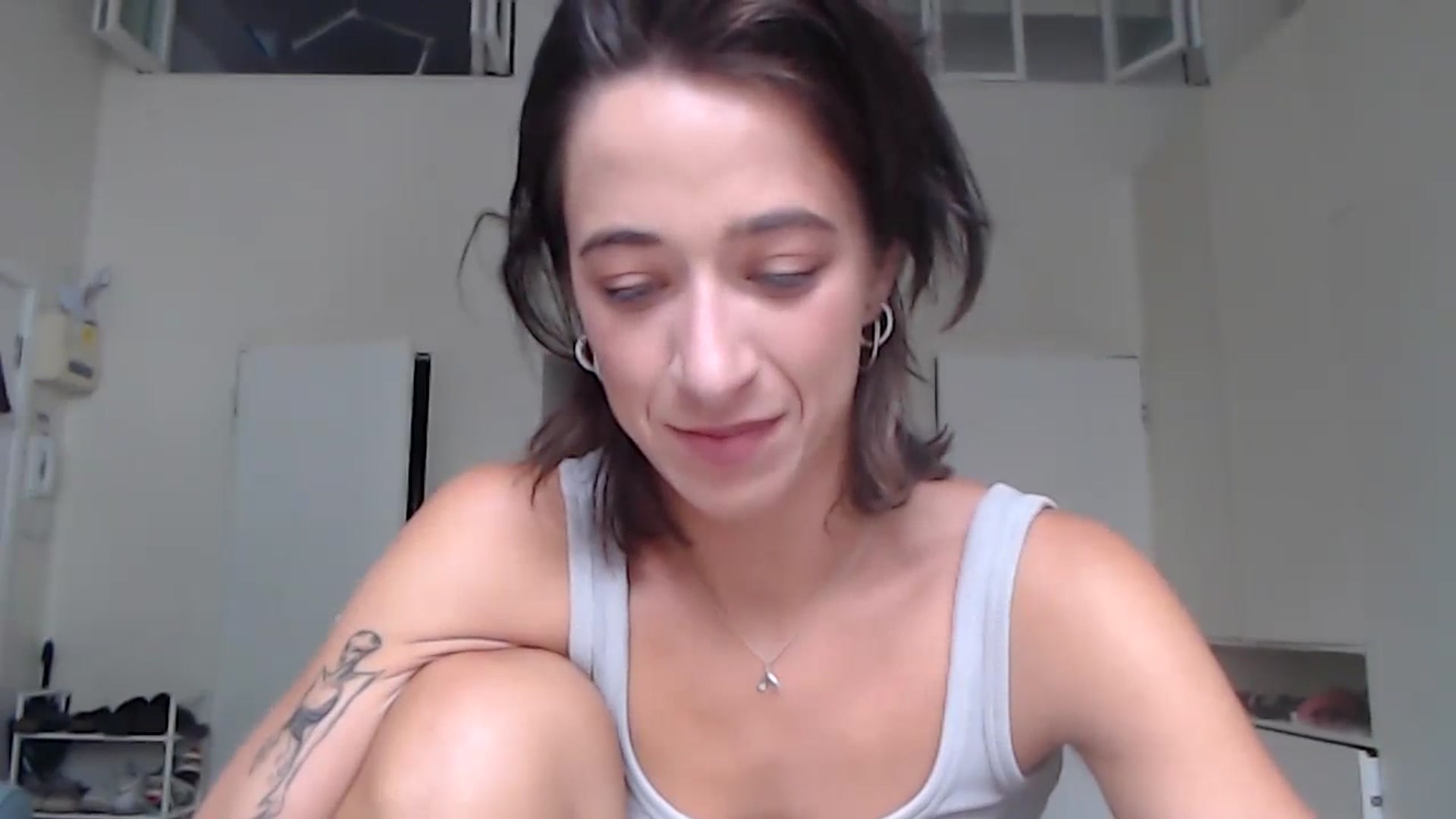 Gallery image thumbnail from KlaraDelgado's myfreecams stream on, 09/19/2023, 12:17 image 8 of 20