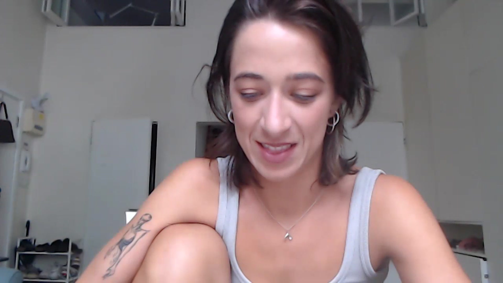 Gallery image thumbnail from KlaraDelgado's myfreecams stream on, 09/19/2023, 12:17 image 9 of 20