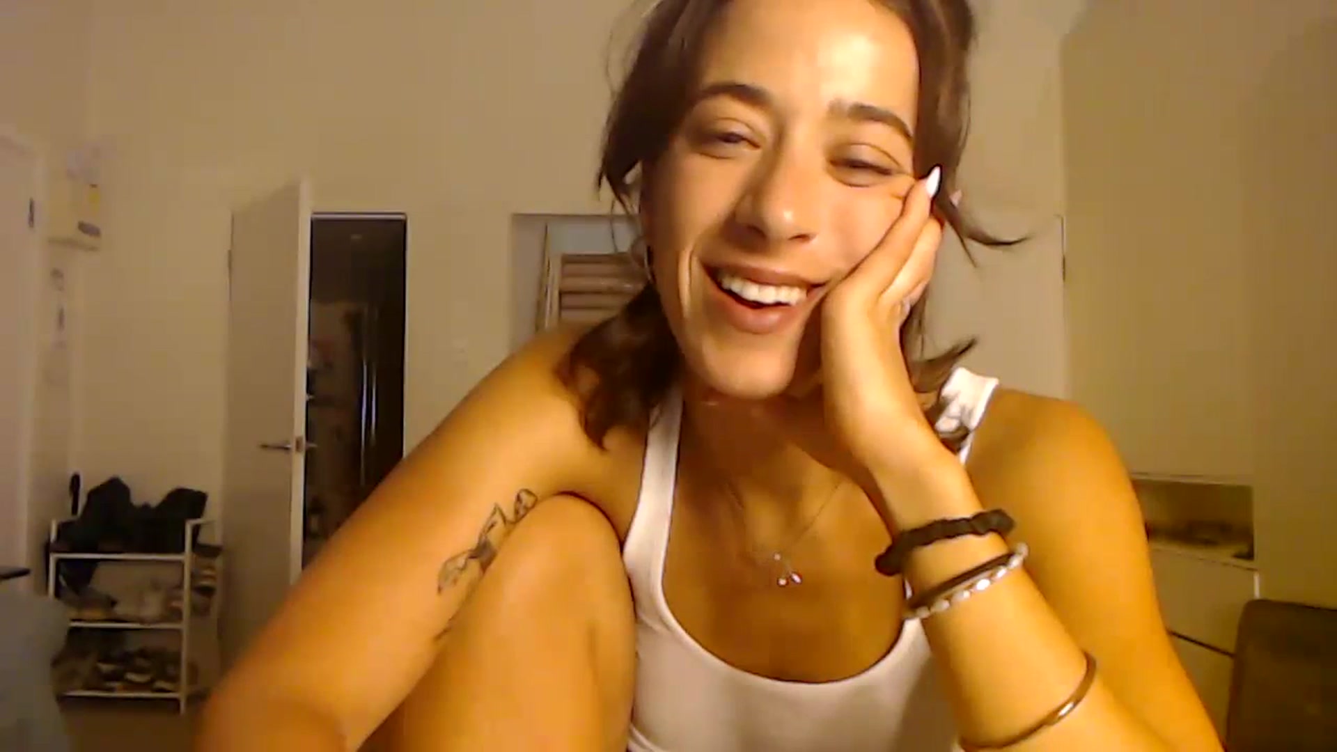 Gallery image thumbnail from KlaraDelgado's myfreecams stream on, 09/19/2023, 22:14 image 13 of 20