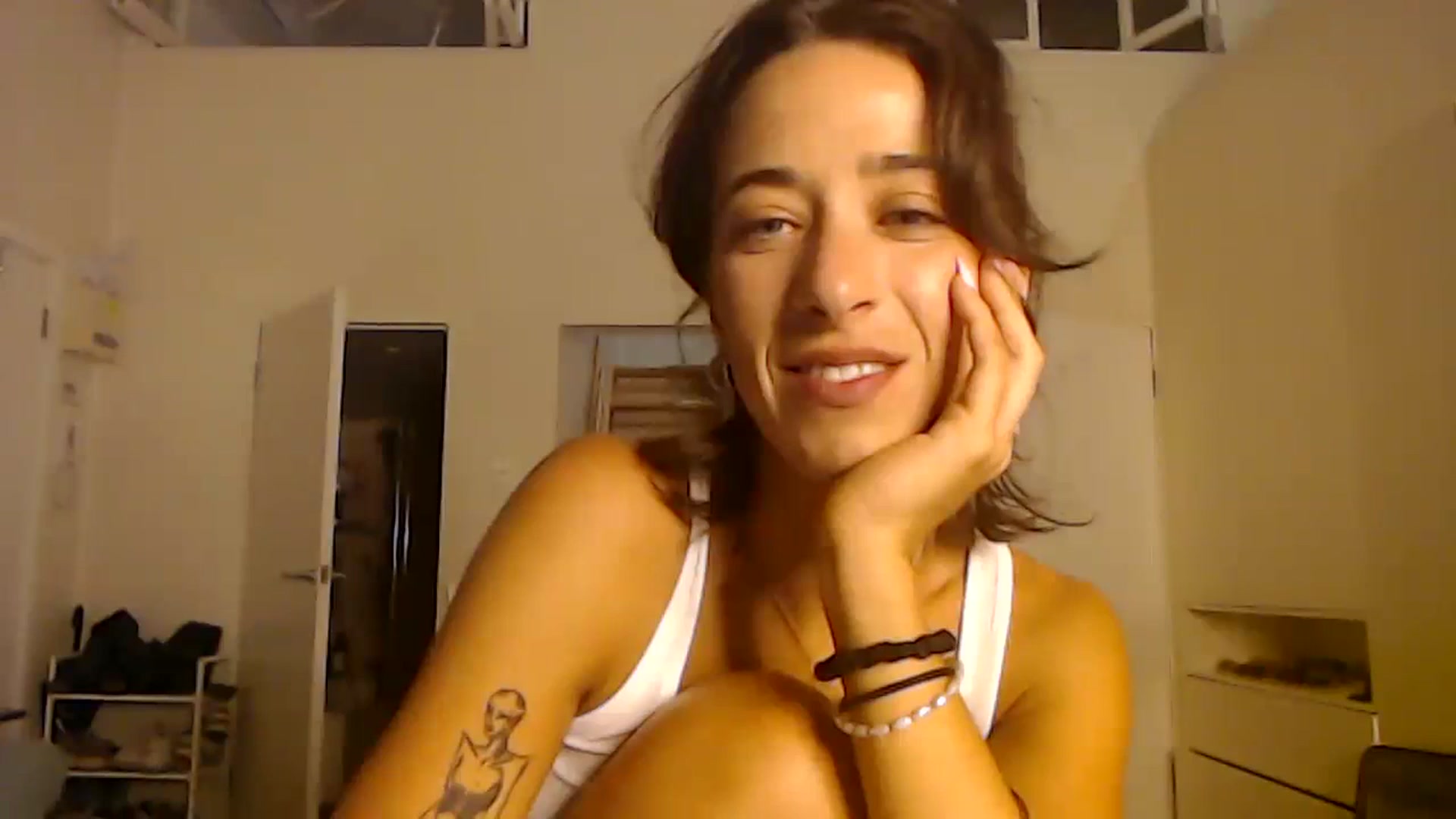 Gallery image thumbnail from KlaraDelgado's myfreecams stream on, 09/19/2023, 22:14 image 5 of 20