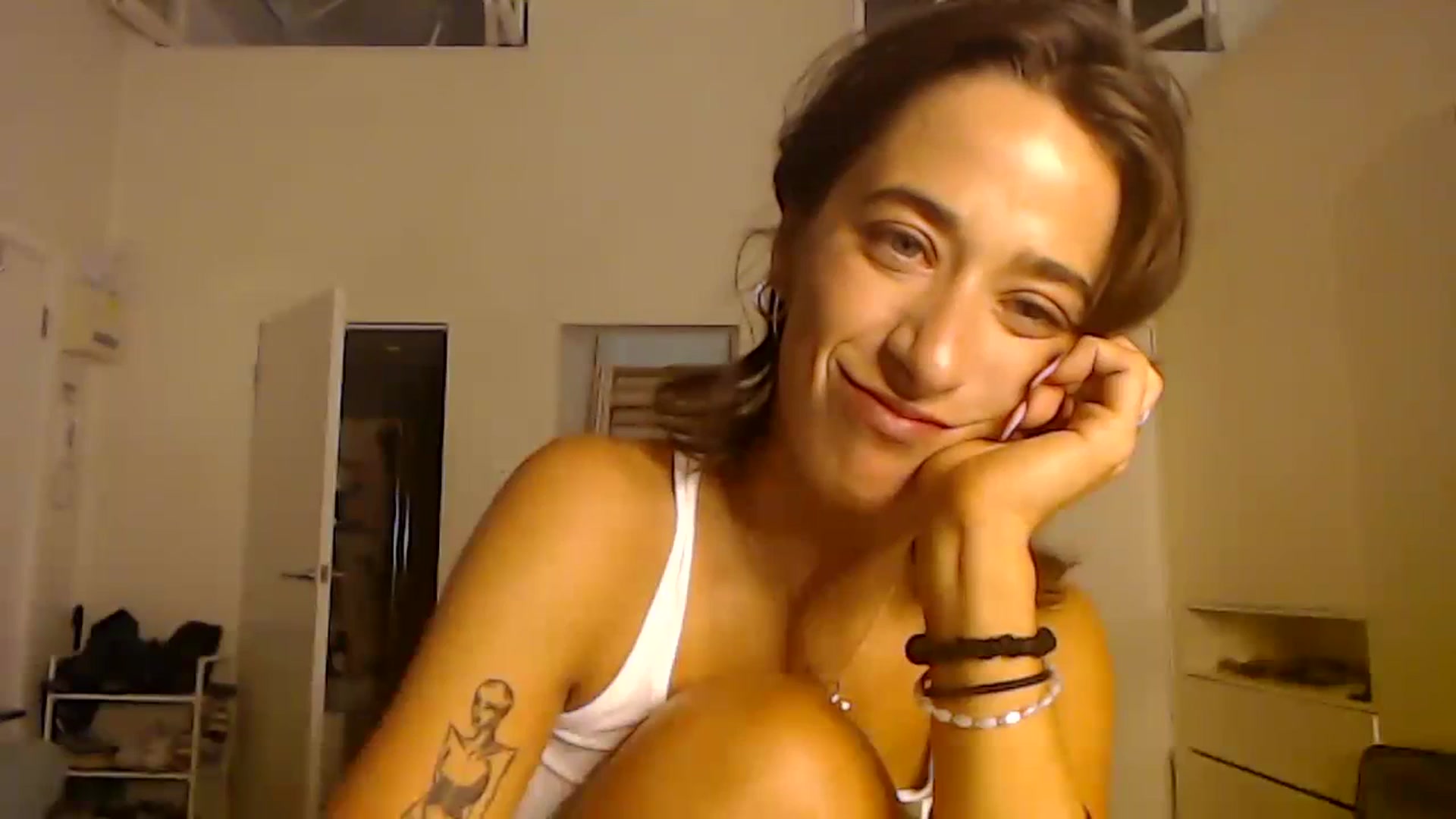 Gallery image thumbnail from KlaraDelgado's myfreecams stream on, 09/19/2023, 22:14 image 6 of 20