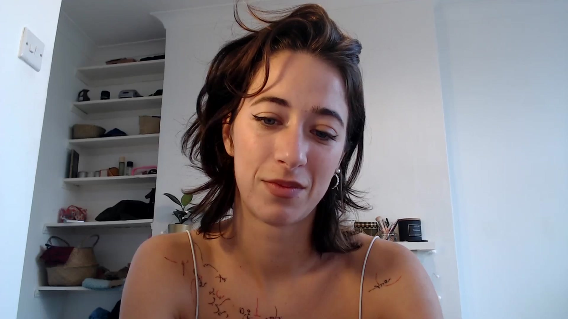 Gallery image thumbnail from KlaraDelgado's myfreecams stream on, 10/19/2023, 10:01 image 6 of 20