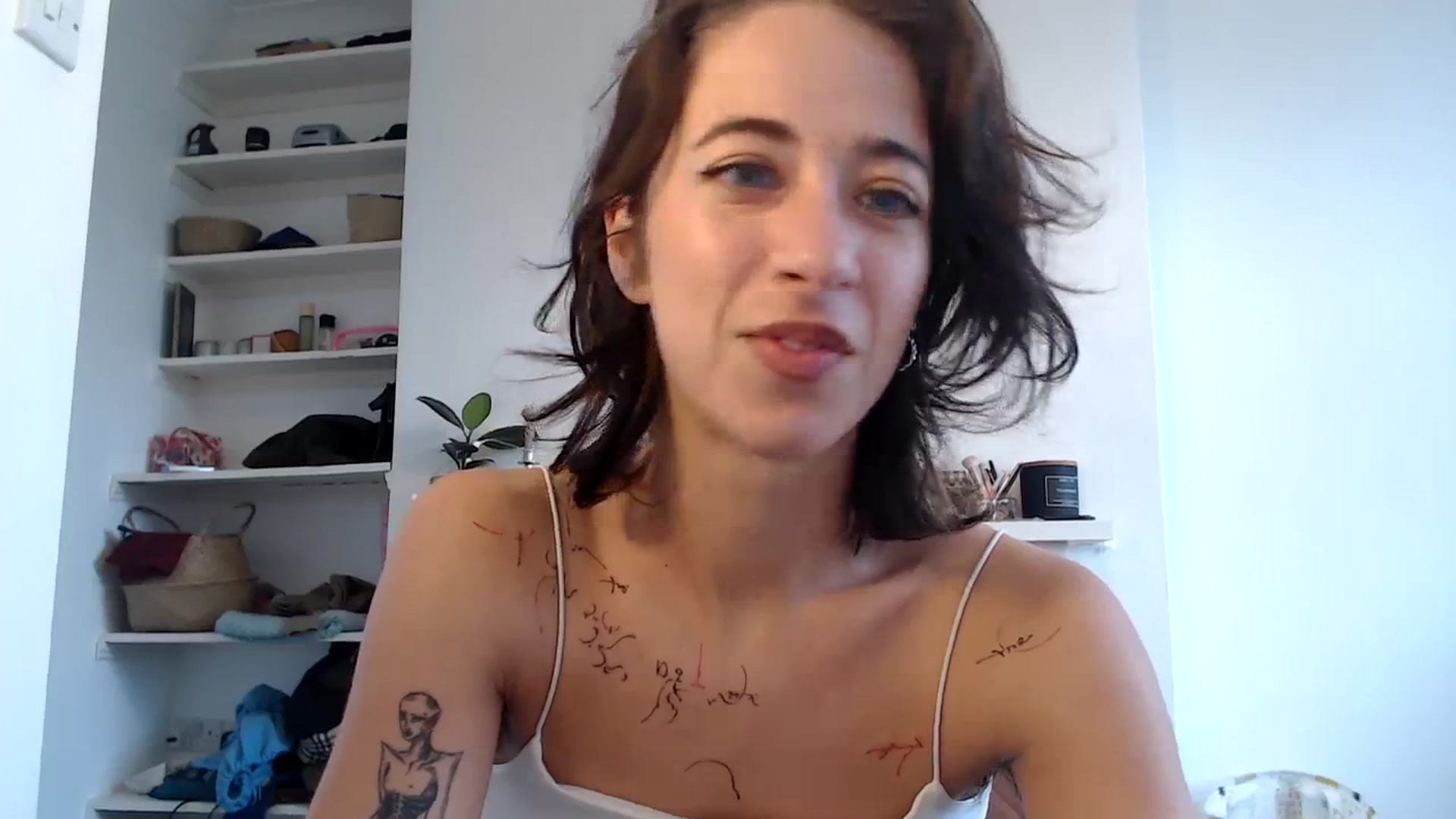 Gallery image thumbnail from KlaraDelgado's myfreecams stream on, 10/19/2023, 10:01 image 9 of 20