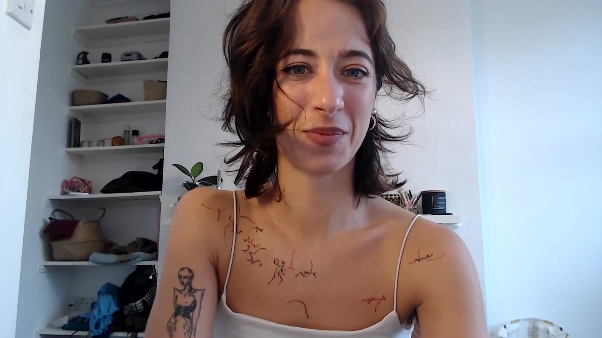 Gallery image thumbnail from KlaraDelgado's myfreecams stream on, 10/19/2023, 10:01 image 12 of 20