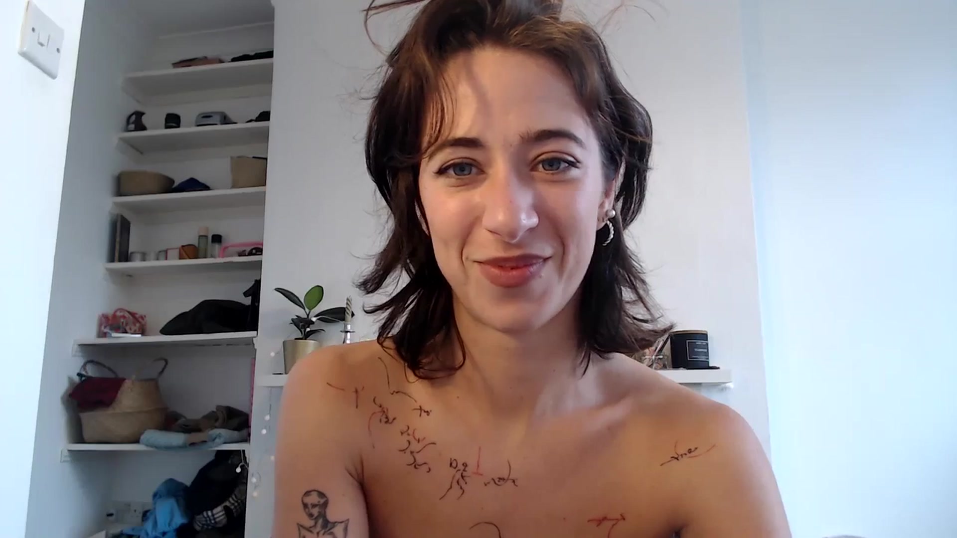 Gallery image thumbnail from KlaraDelgado's myfreecams stream on, 10/19/2023, 10:01 image 15 of 20