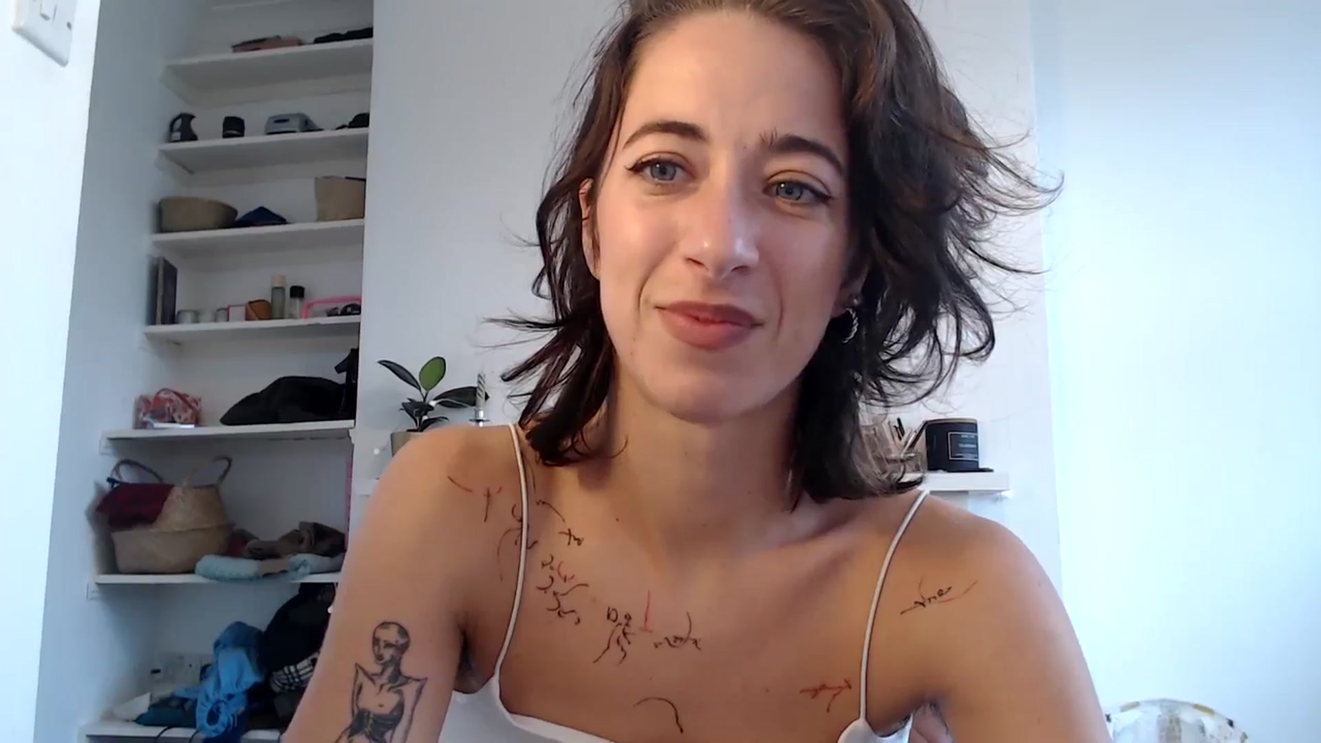 Gallery image thumbnail from KlaraDelgado's myfreecams stream on, 10/19/2023, 10:01 image 10 of 20