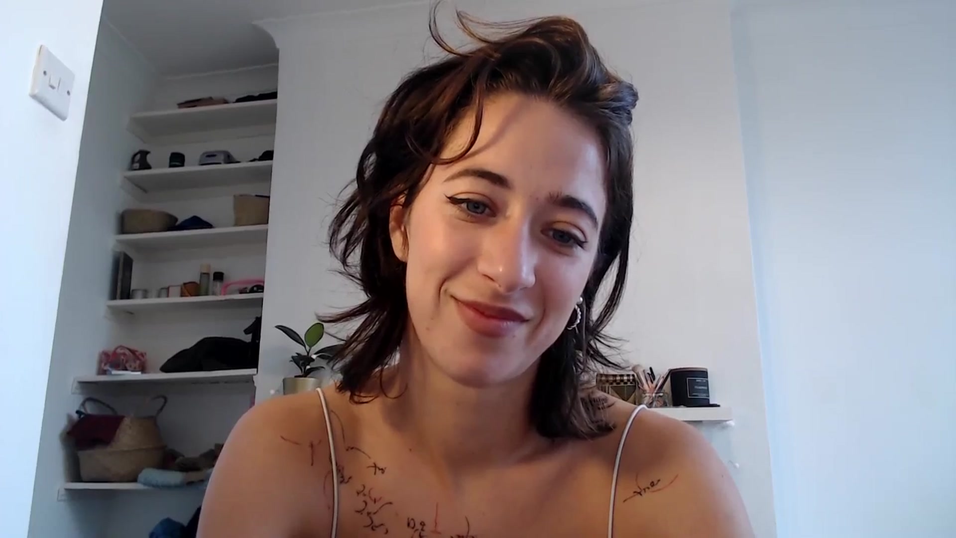 Gallery image thumbnail from KlaraDelgado's myfreecams stream on, 10/19/2023, 10:01 image 5 of 20