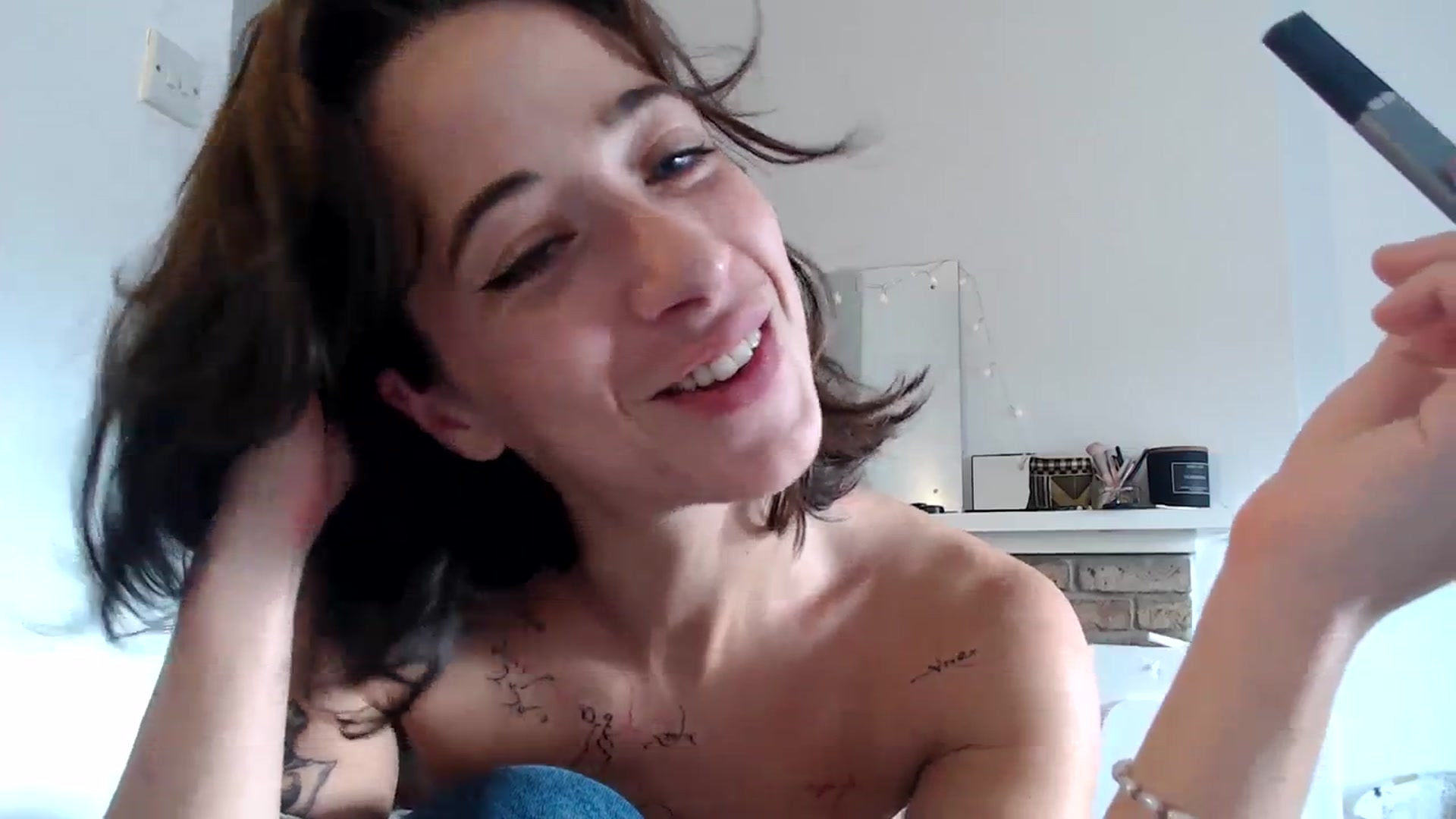 Gallery image thumbnail from KlaraDelgado's myfreecams stream on, 10/19/2023, 14:35 image 13 of 20