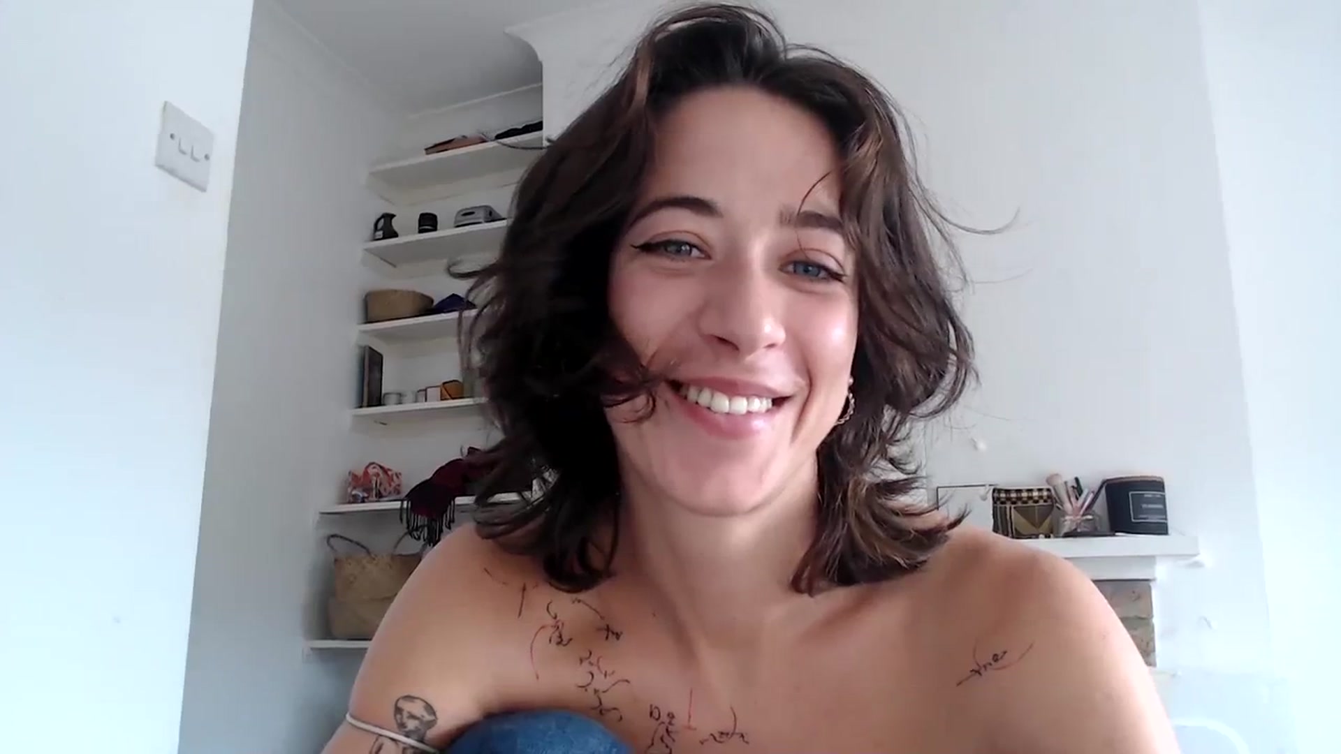 Gallery image thumbnail from KlaraDelgado's myfreecams stream on, 10/19/2023, 14:35 image 3 of 20