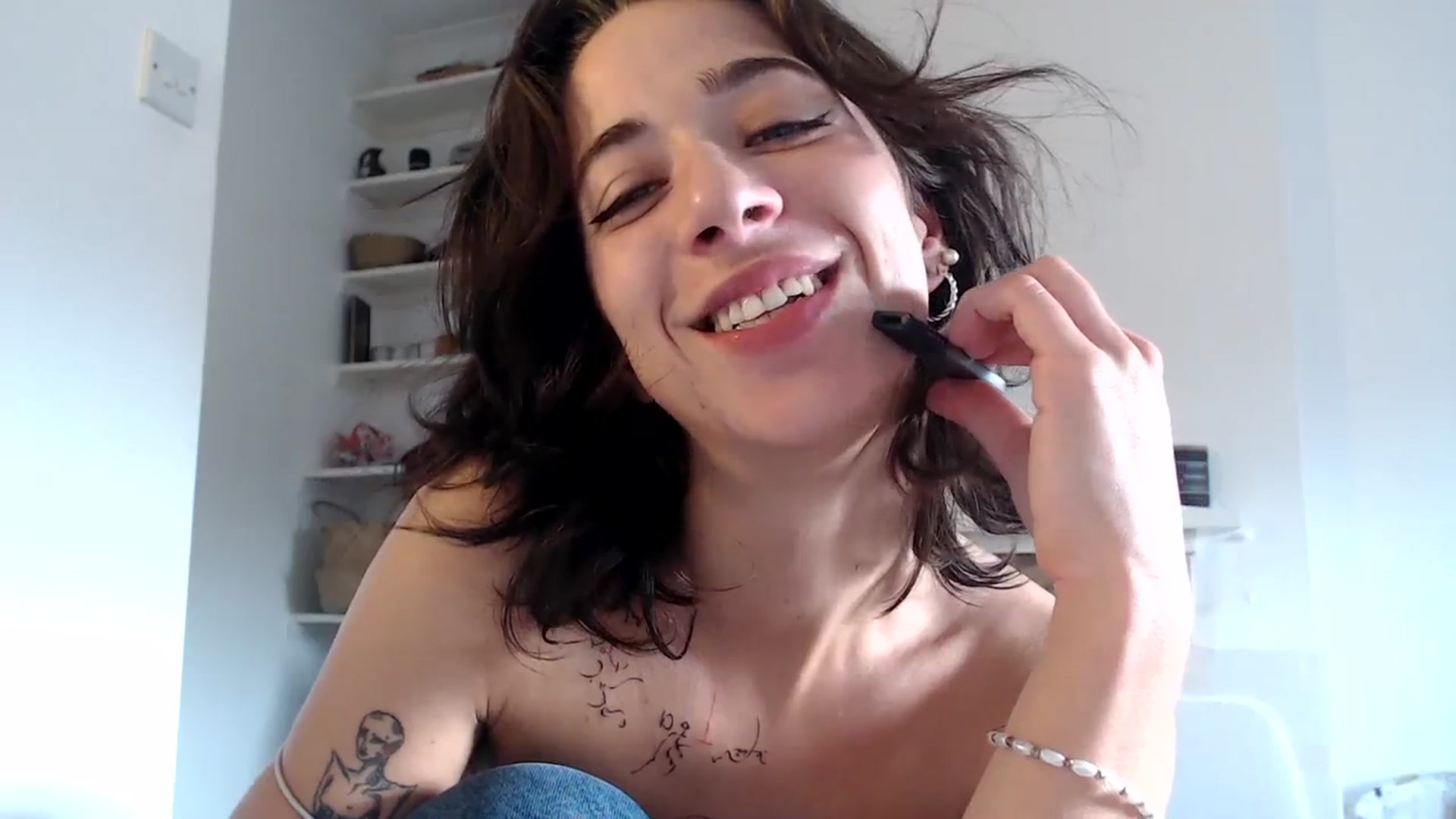 Gallery image thumbnail from KlaraDelgado's myfreecams stream on, 10/19/2023, 14:35 image 12 of 20