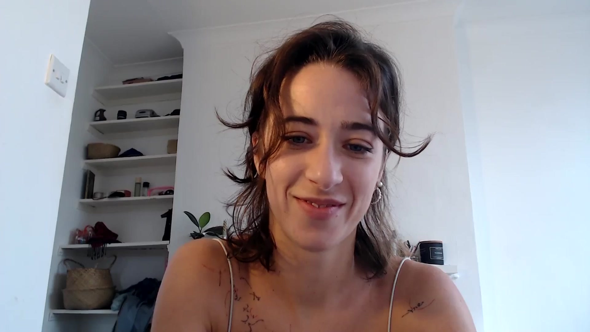 Gallery image thumbnail from KlaraDelgado's myfreecams stream on, 10/20/2023, 10:31 image 14 of 20