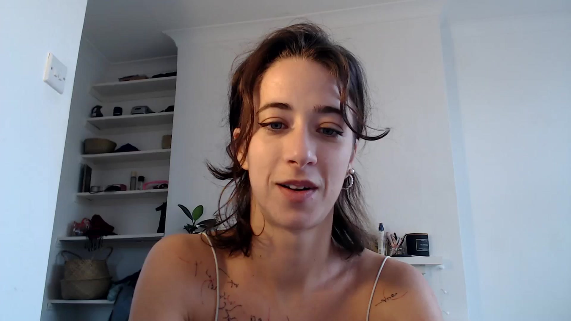 Gallery image thumbnail from KlaraDelgado's myfreecams stream on, 10/20/2023, 10:31 image 1 of 20