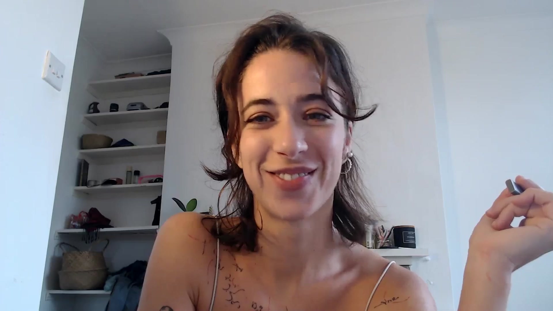 Gallery image thumbnail from KlaraDelgado's myfreecams stream on, 10/20/2023, 10:31 image 3 of 20