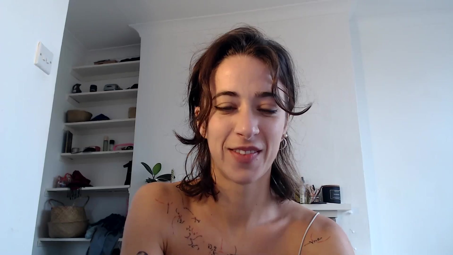 Gallery image thumbnail from KlaraDelgado's myfreecams stream on, 10/20/2023, 10:31 image 8 of 20