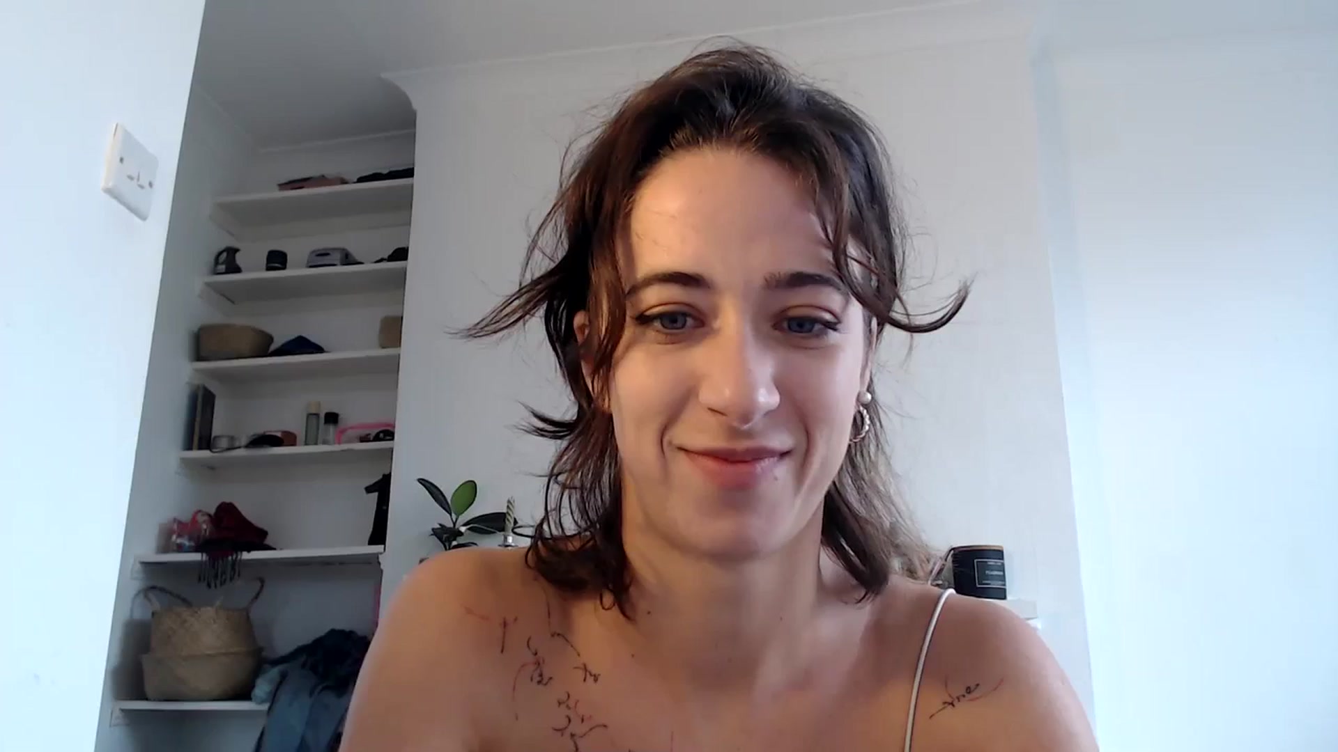 Gallery image thumbnail from KlaraDelgado's myfreecams stream on, 10/20/2023, 10:31 image 12 of 20