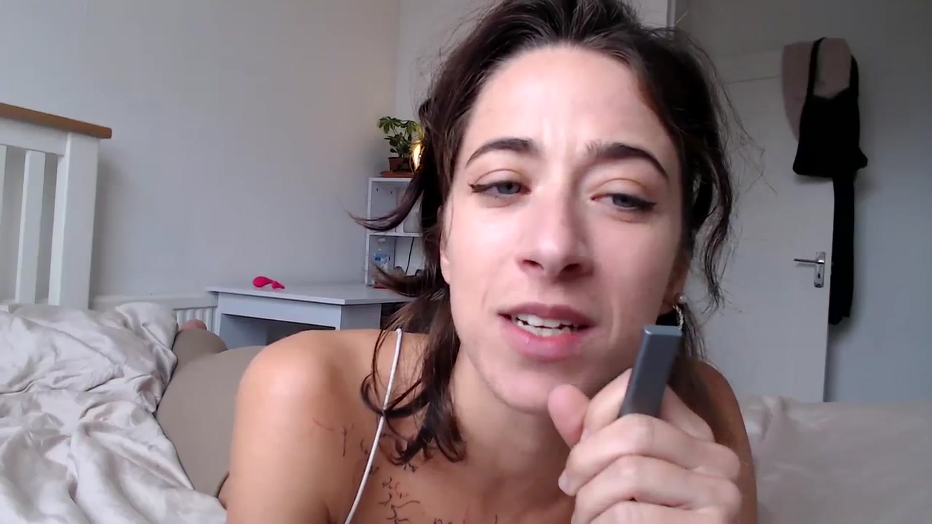 Gallery image thumbnail from KlaraDelgado's myfreecams stream on, 10/20/2023, 11:09 image 2 of 20