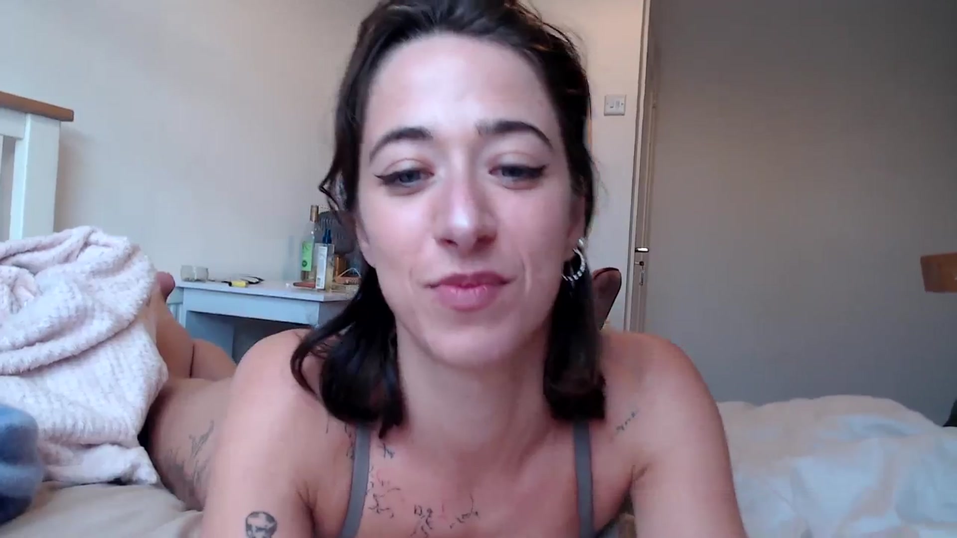 Gallery image thumbnail from KlaraDelgado's myfreecams stream on, 10/24/2023, 15:59 image 20 of 20