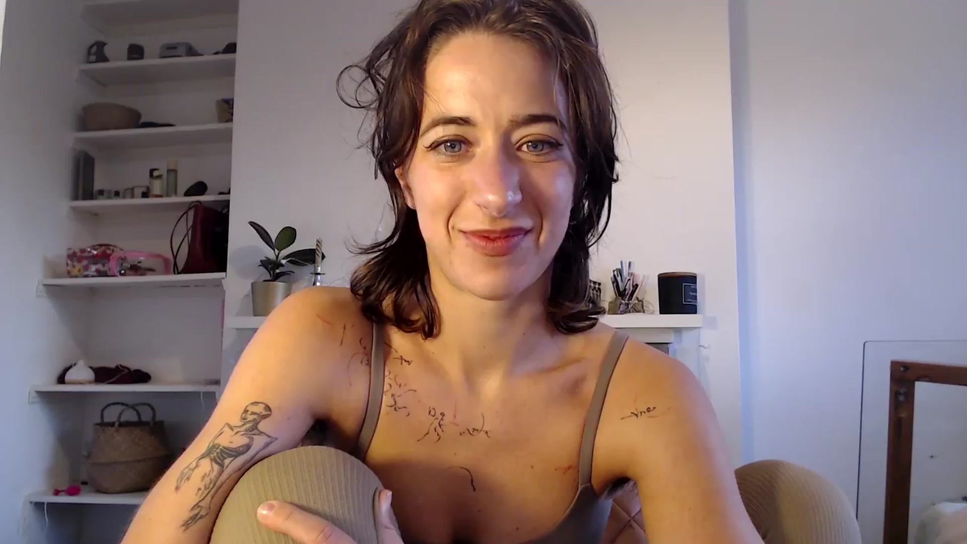 Gallery image thumbnail from KlaraDelgado's myfreecams stream on, 10/24/2023, 16:54 image 14 of 20
