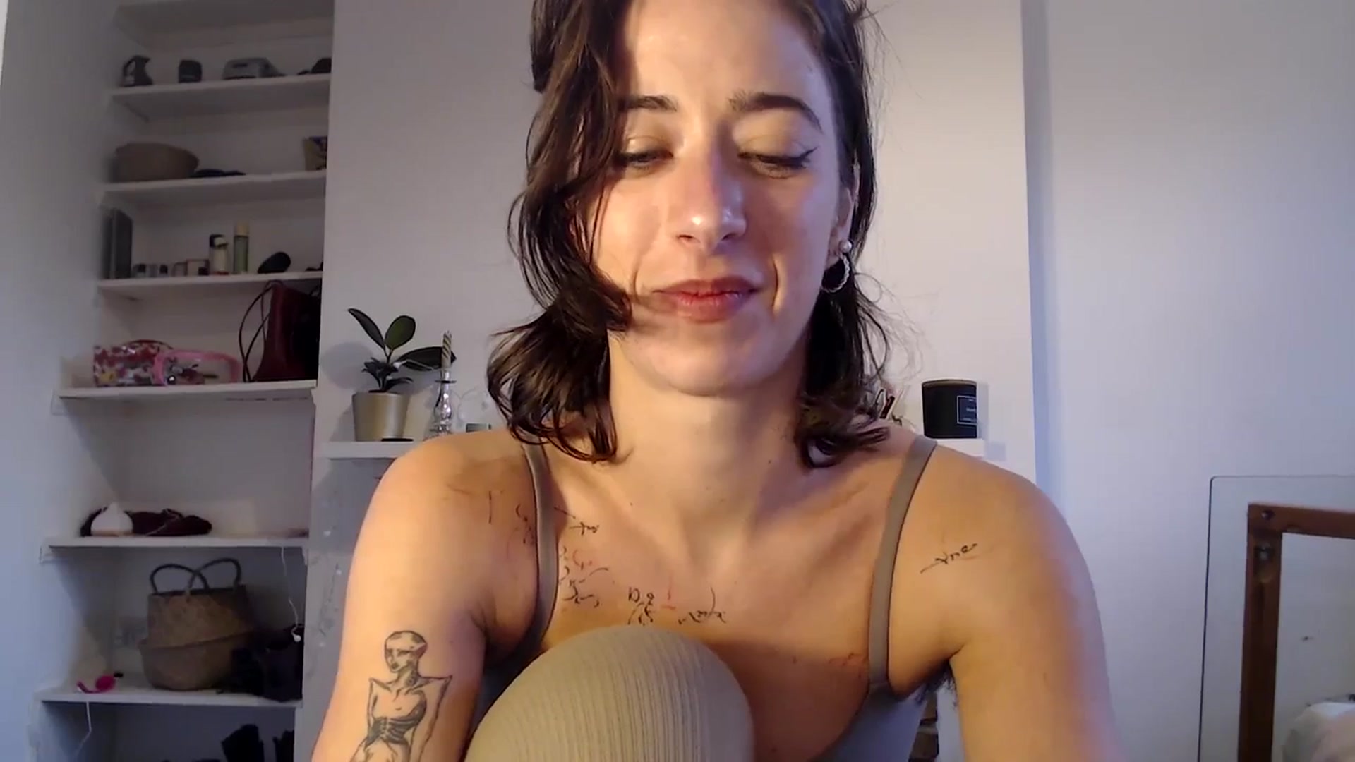 Gallery image thumbnail from KlaraDelgado's myfreecams stream on, 10/24/2023, 16:54 image 18 of 20