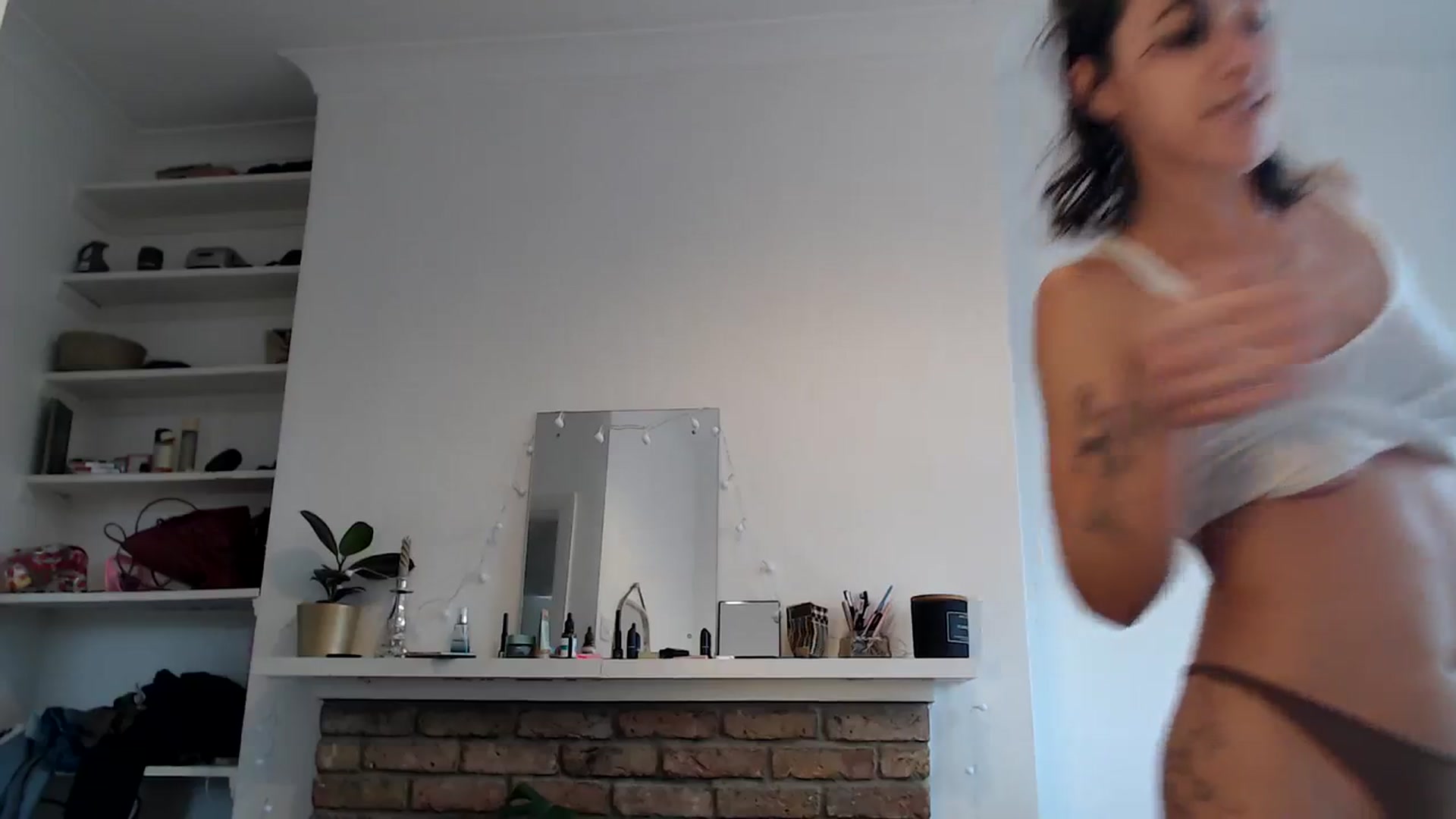 Gallery image thumbnail from KlaraDelgado's myfreecams stream on, 10/25/2023, 10:55 image 2 of 20
