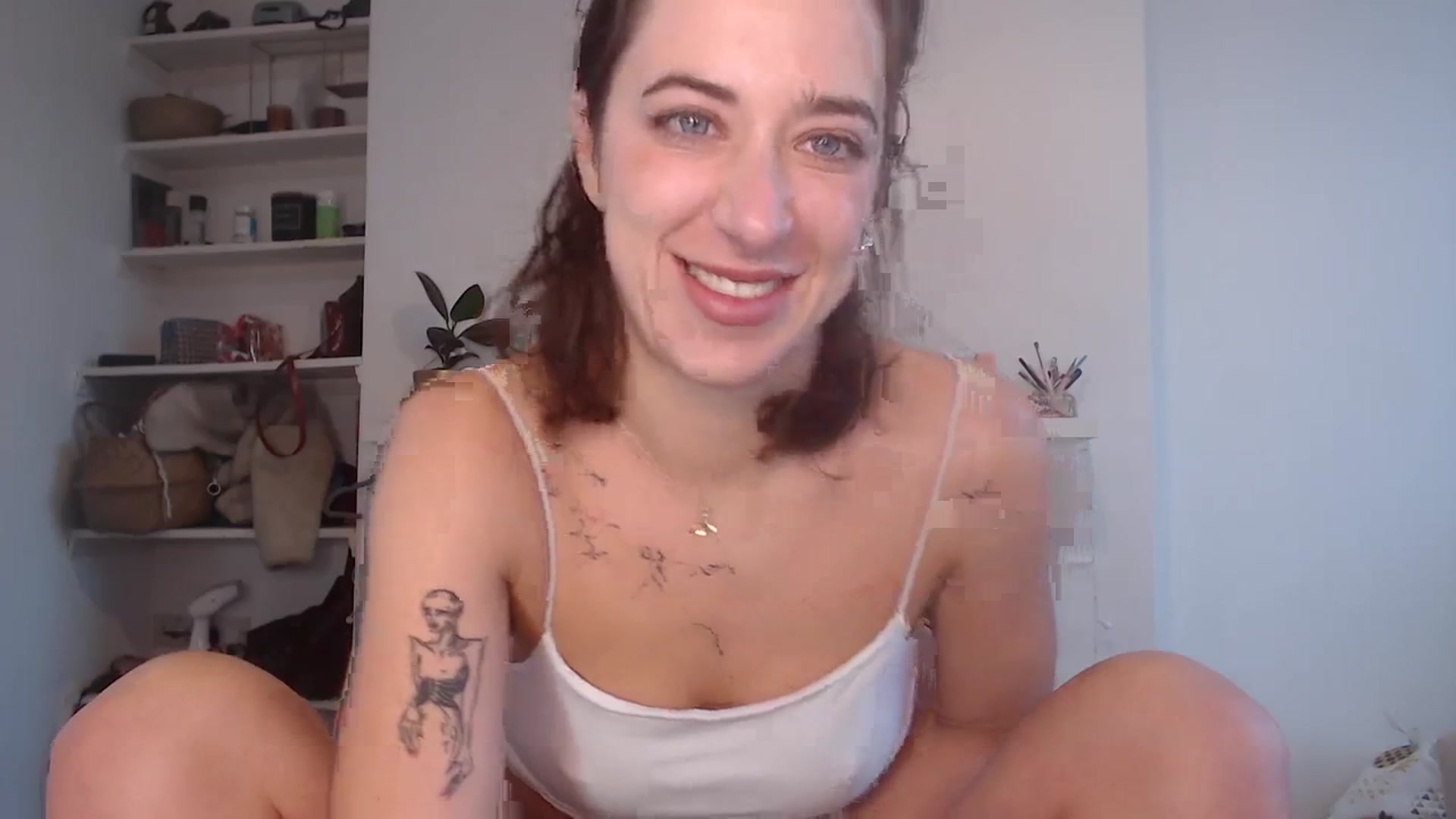 Gallery image thumbnail from KlaraDelgado's myfreecams stream on, 12/04/2023, 10:02 image 20 of 20