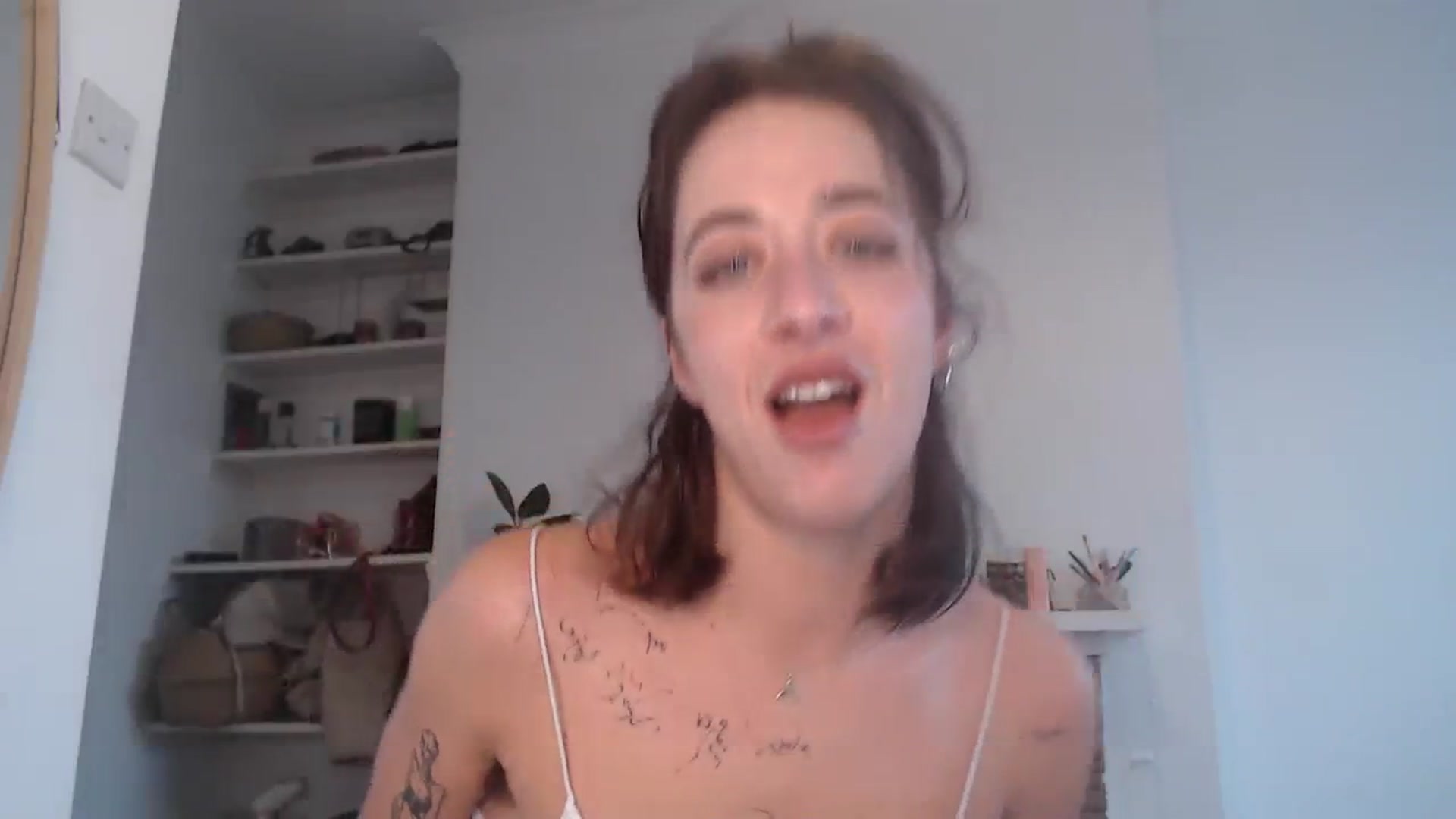 Gallery image thumbnail from KlaraDelgado's myfreecams stream on, 12/04/2023, 10:02 image 10 of 20