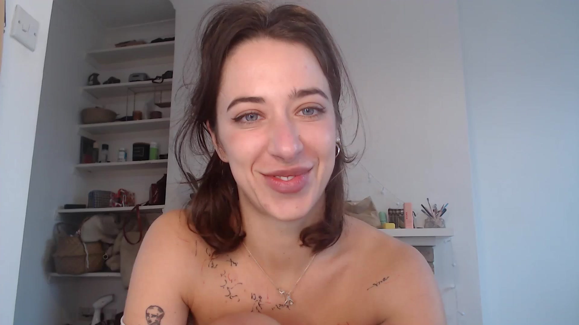 Gallery image thumbnail from KlaraDelgado's myfreecams stream on, 12/04/2023, 11:16 image 17 of 20