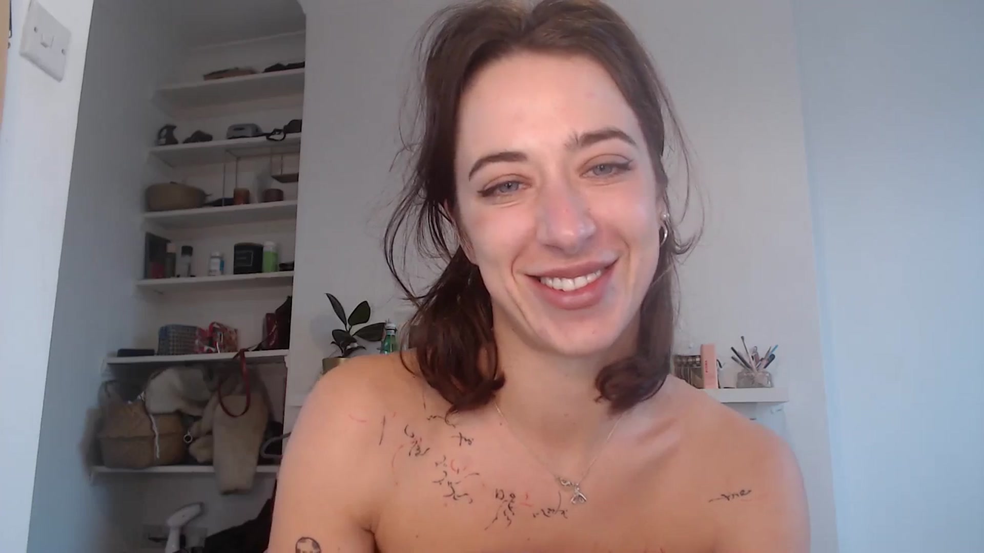 Gallery image thumbnail from KlaraDelgado's myfreecams stream on, 12/04/2023, 11:16 image 20 of 20