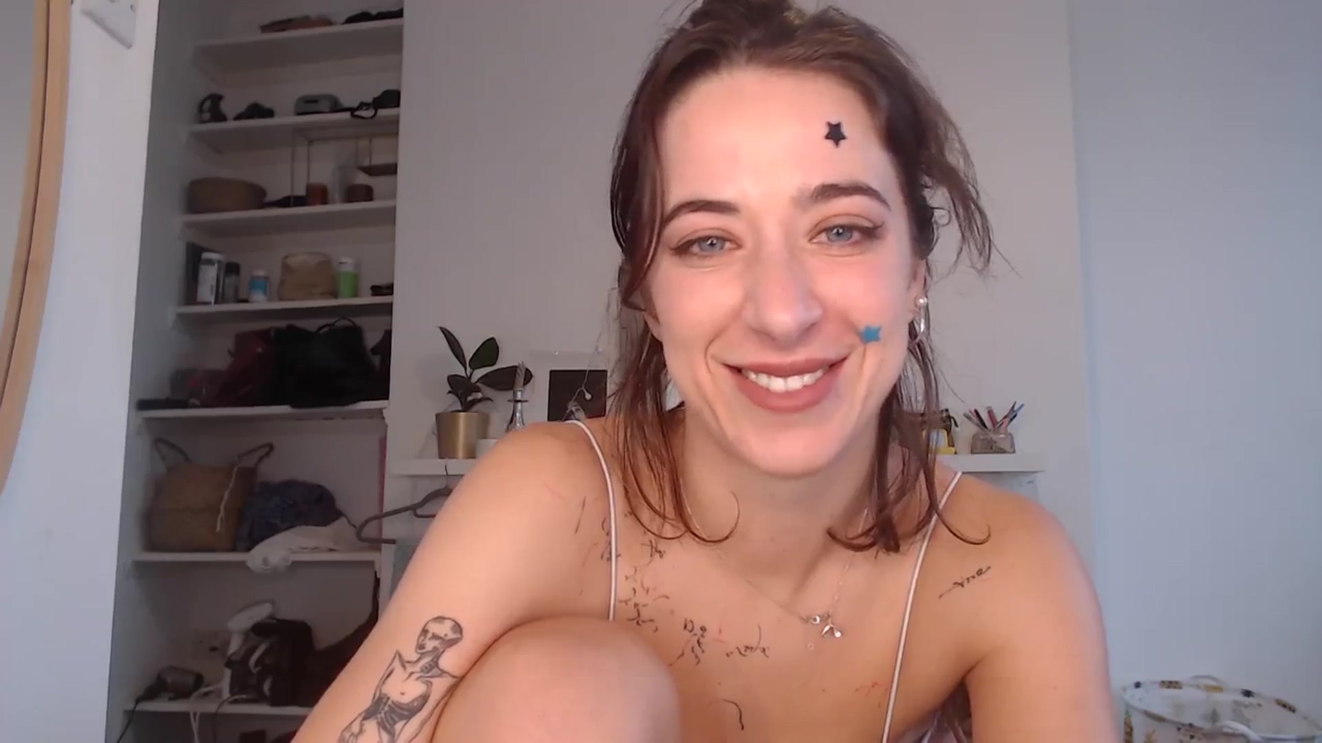 Gallery image thumbnail from KlaraDelgado's myfreecams stream on, 12/05/2023, 09:46 image 18 of 20