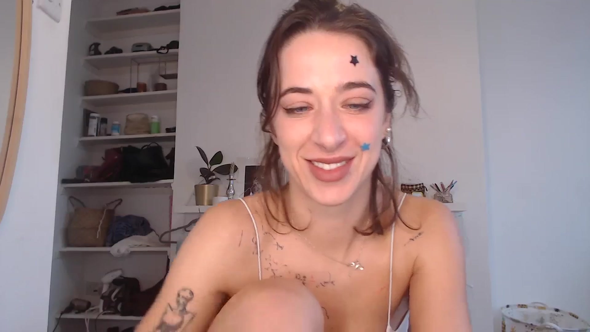 Gallery image thumbnail from KlaraDelgado's myfreecams stream on, 12/05/2023, 09:46 image 17 of 20