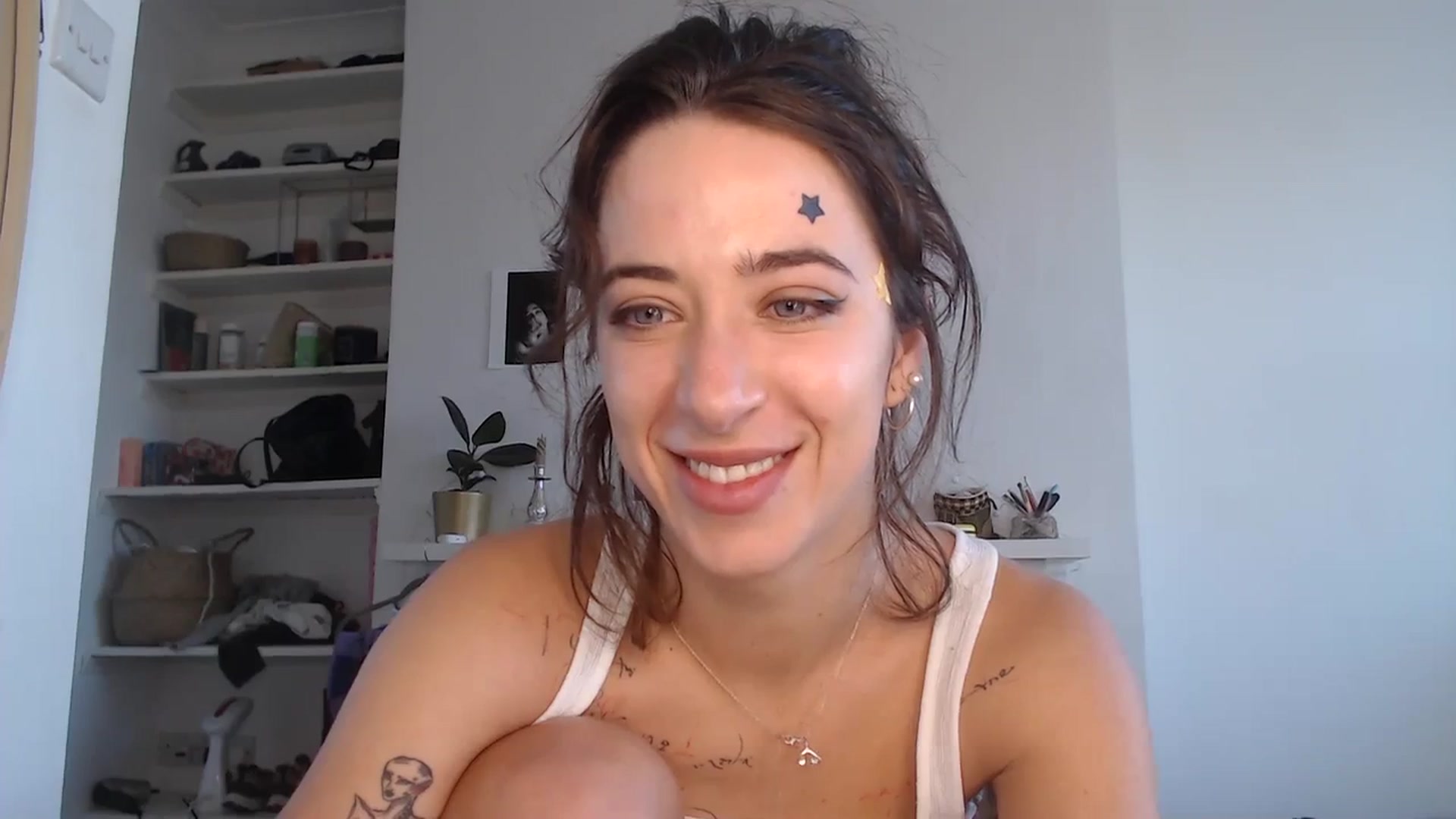 Gallery image thumbnail from KlaraDelgado's myfreecams stream on, 12/06/2023, 11:32 image 13 of 20