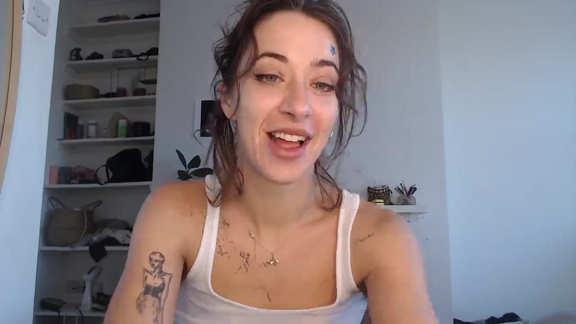 Gallery image thumbnail from KlaraDelgado's myfreecams stream on, 12/06/2023, 11:32 image 3 of 20